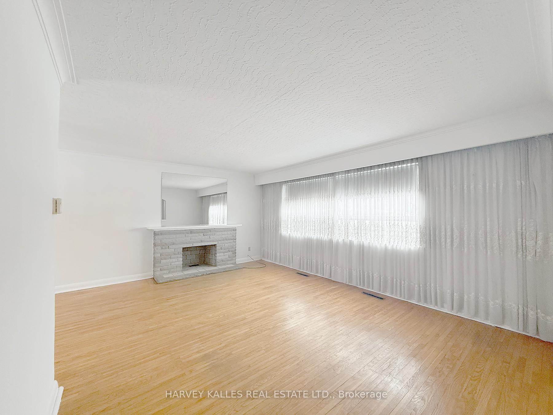214 Dixon Road, Toronto W09 — photo 3 of 5