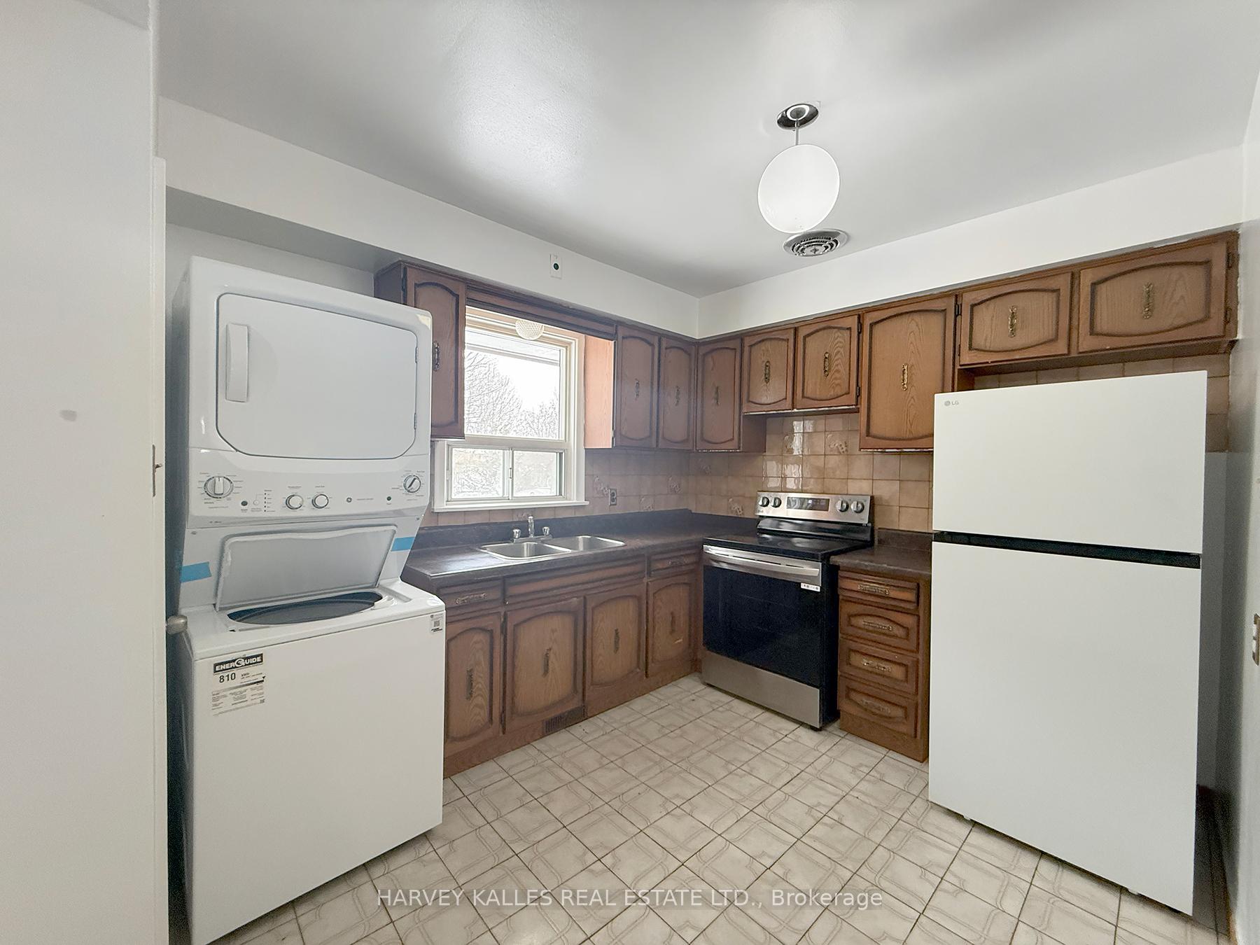 214 Dixon Road, Toronto W09 — photo 5 of 5