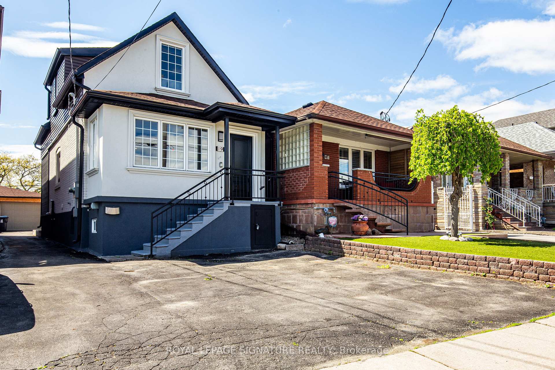 19 Schell Avenue, Toronto W04, ON M6E 2S7 — Toronto W04, Ontario
