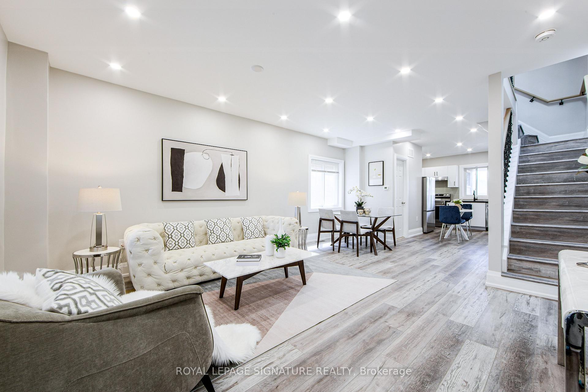 19 Schell Avenue, Toronto W04 — photo 4 of 5
