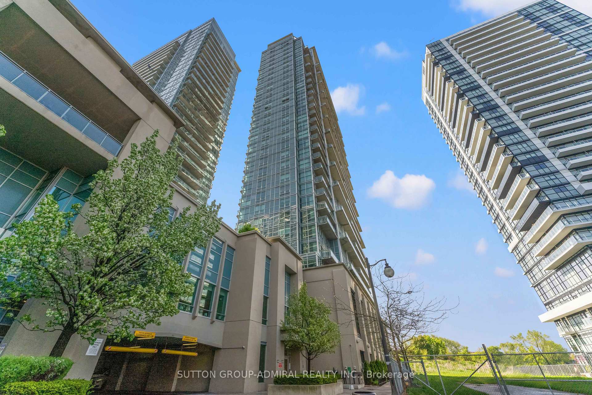 155 Legion Road N 2513, Toronto W06 — photo 2 of 5