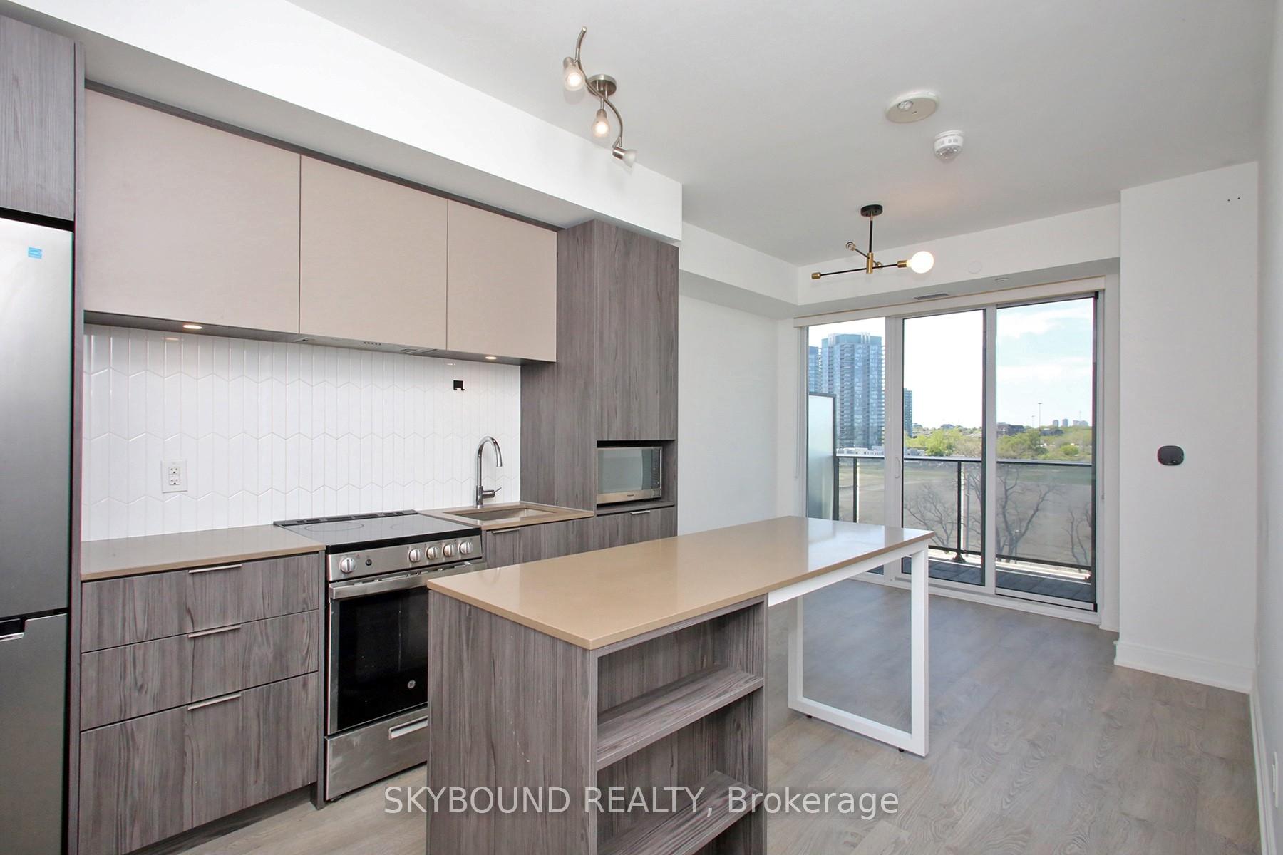 70 Annie Craig Drive 610, Toronto W06 — photo 4 of 5