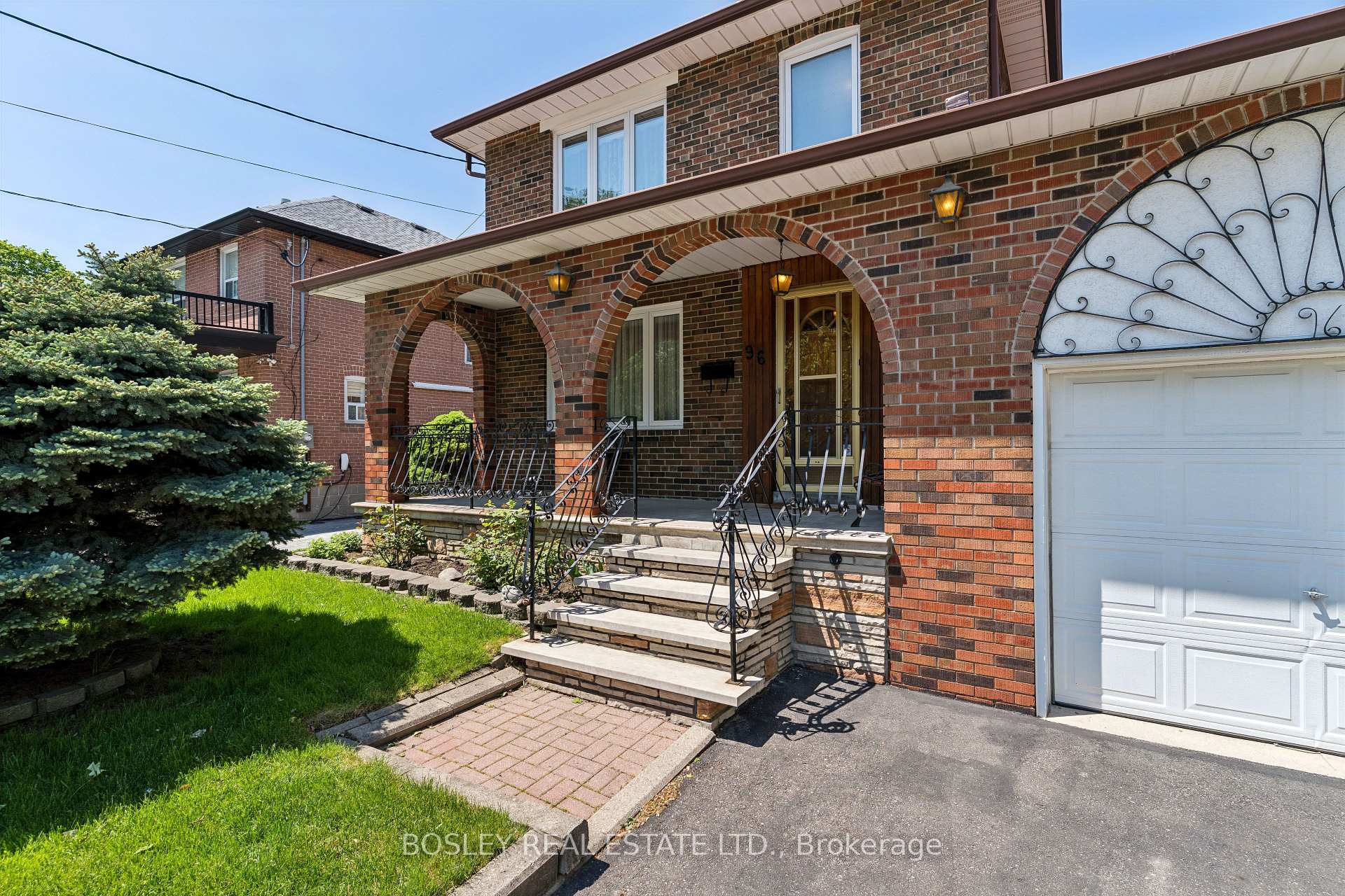 96 Macdonald Avenue, Toronto W04 — photo 3 of 5