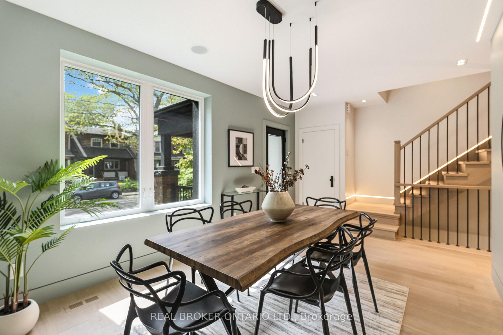 143 Fairview Avenue, Toronto W02 — photo 4 of 5