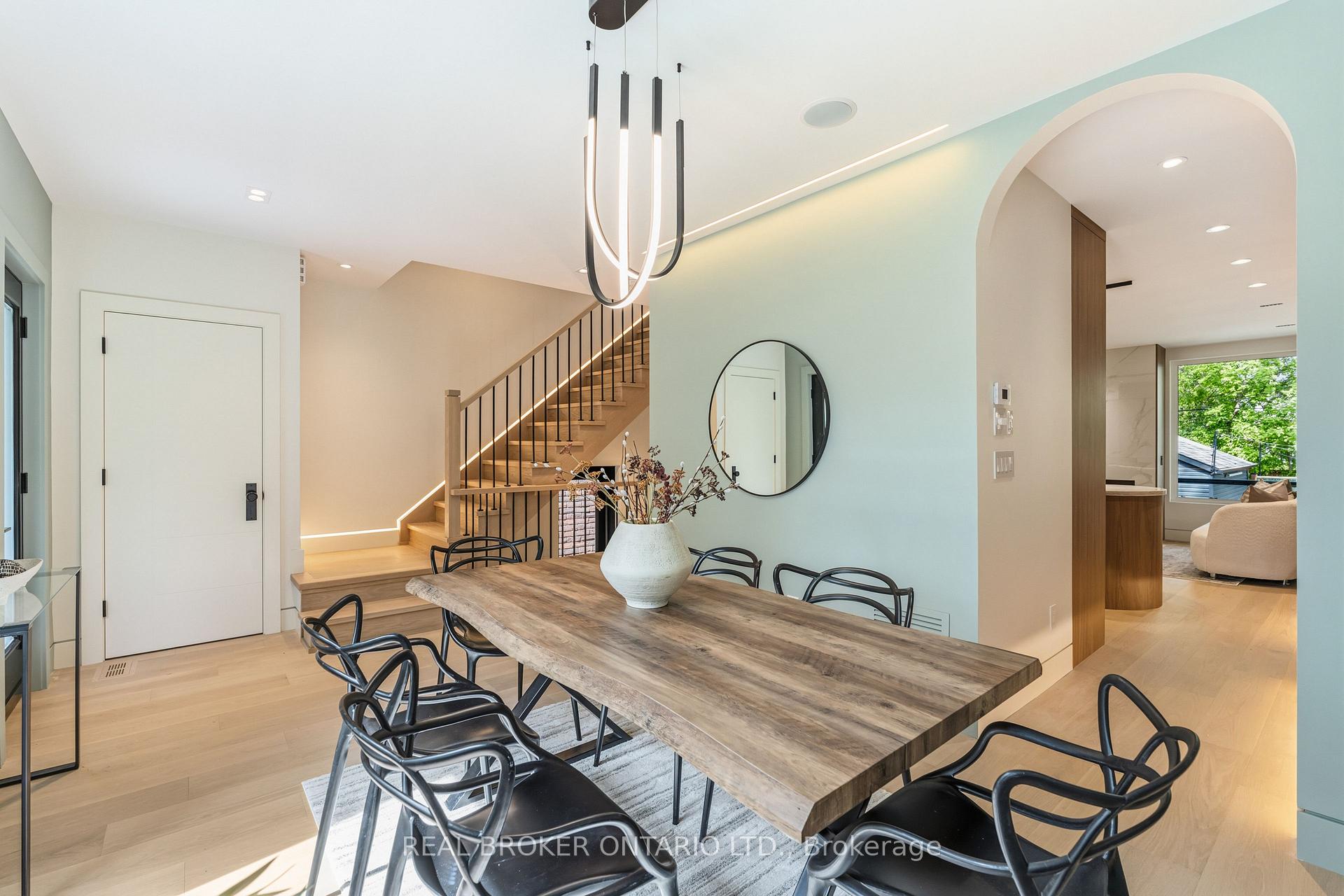 143 Fairview Avenue, Toronto W02 — photo 5 of 5