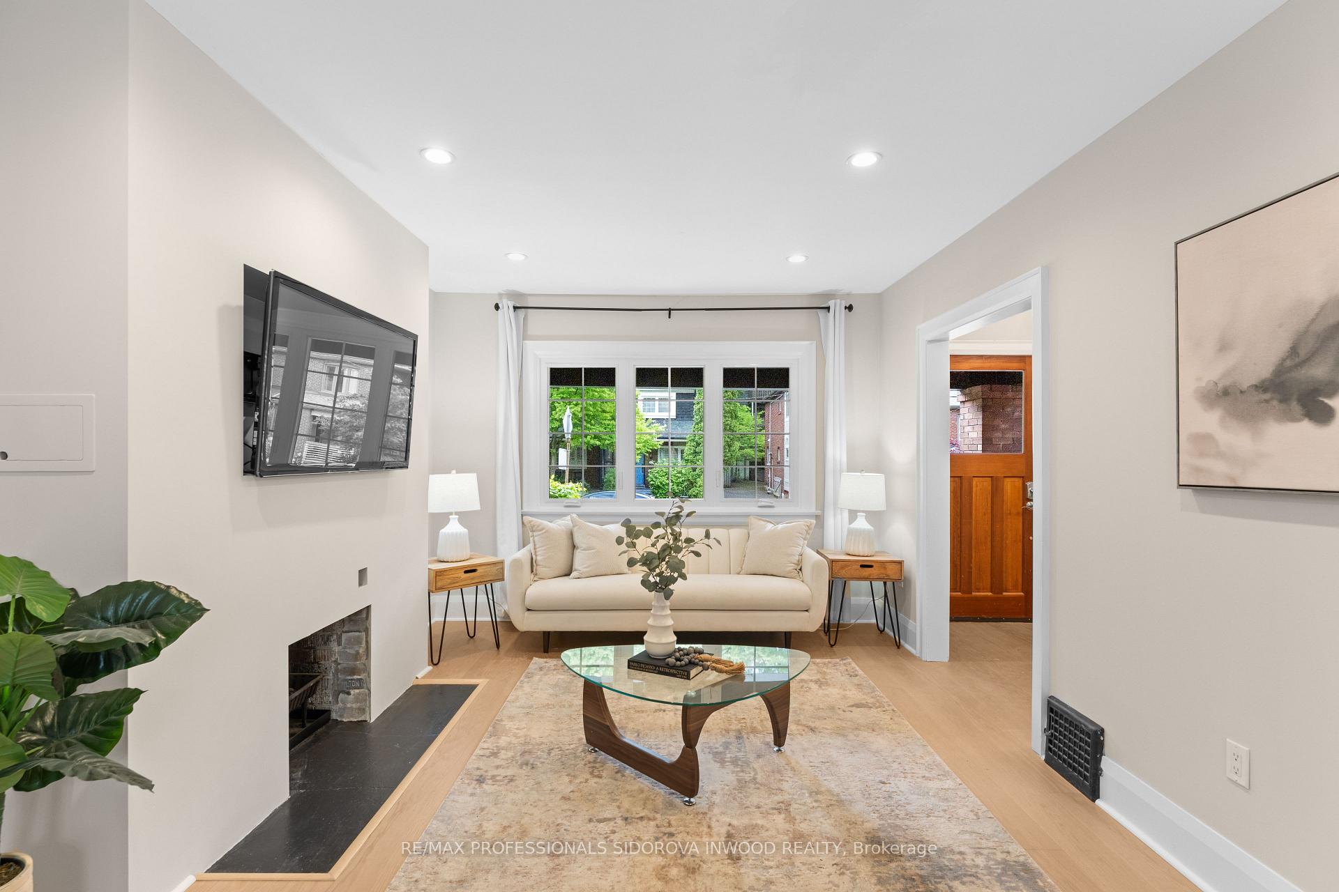 408 Glenlake Avenue, Toronto W02 — photo 5 of 5
