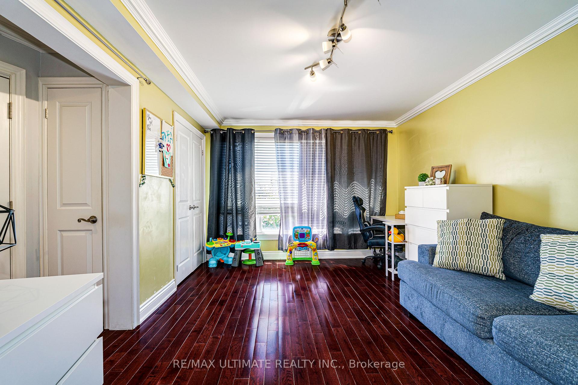 2 George Anderson Court, Toronto W04 — photo 5 of 5