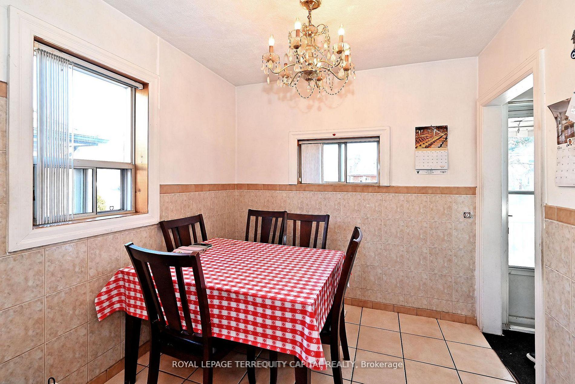 232 Church Street, Toronto W04 — photo 4 of 5