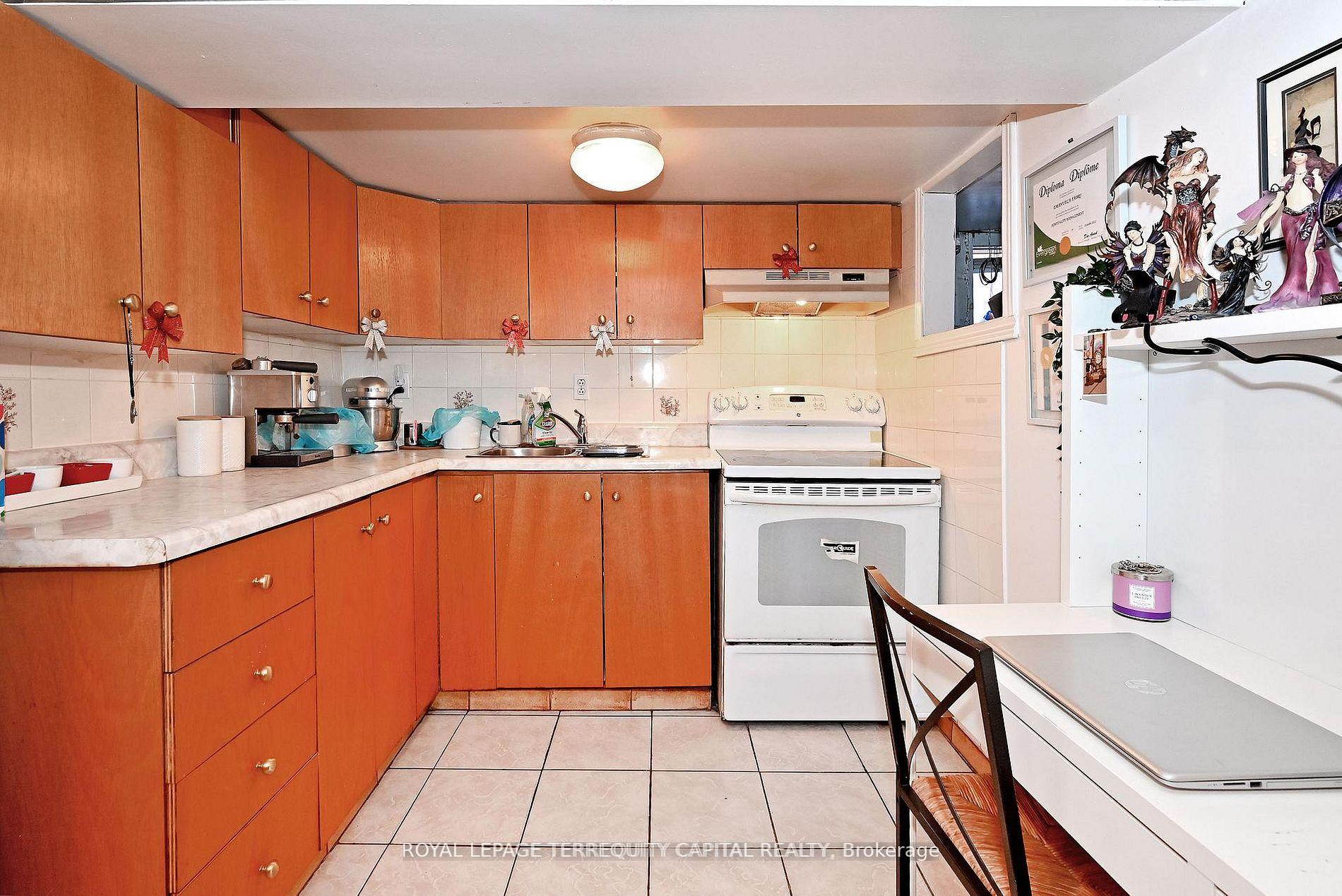 232 Church Street, Toronto W04 — photo 5 of 5