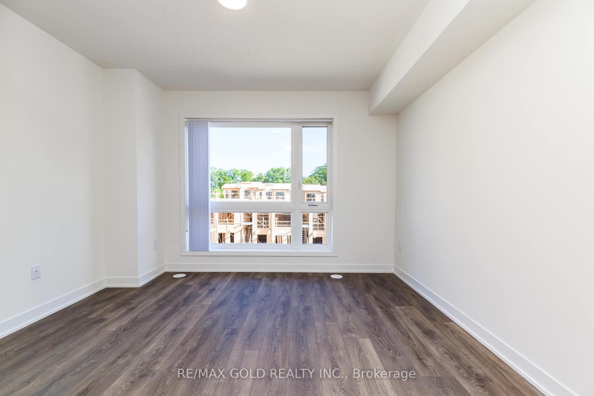 140 Canon Jackson Drive 210, Toronto W04 — photo 2 of 5