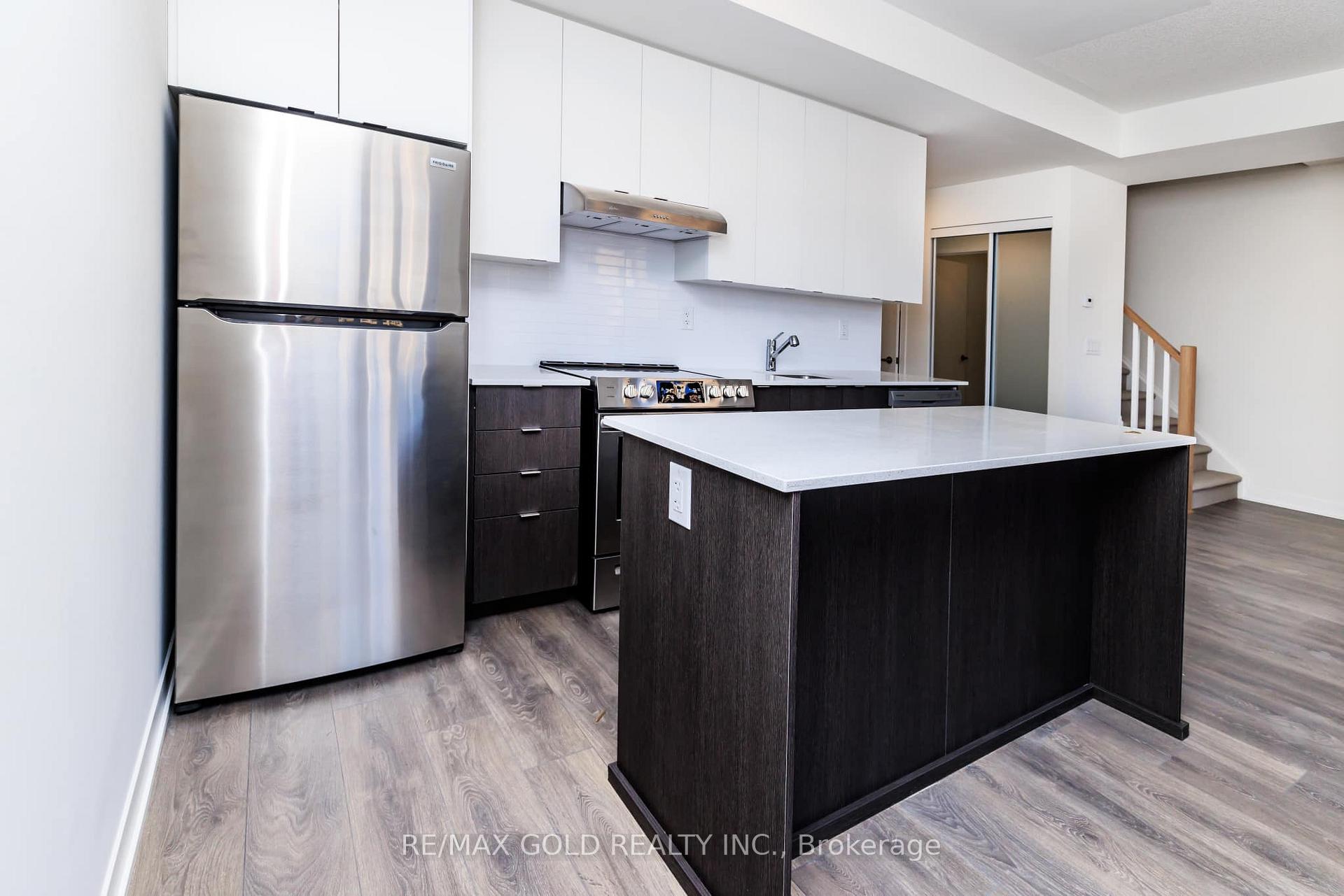 140 Canon Jackson Drive 210, Toronto W04 — photo 4 of 5