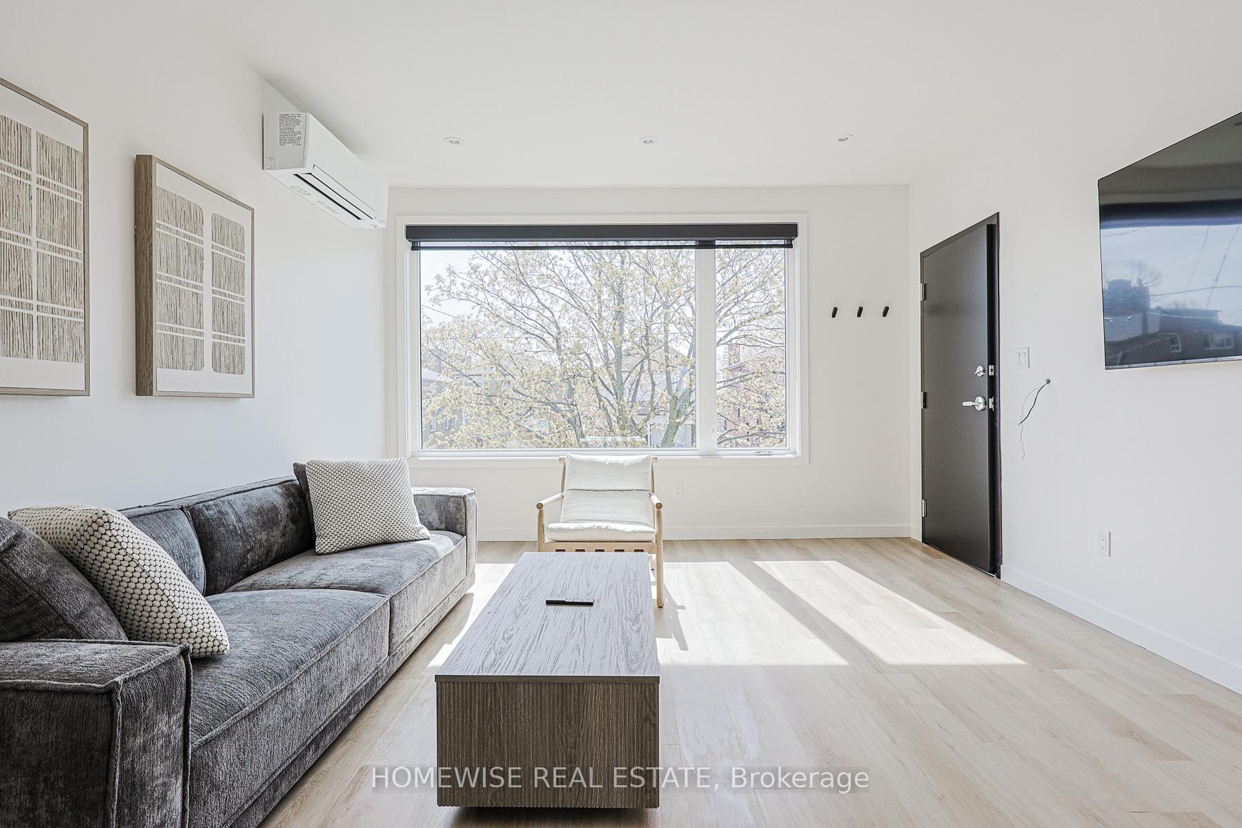 159 Locksley Avenue 2, Toronto W04 — photo 2 of 5