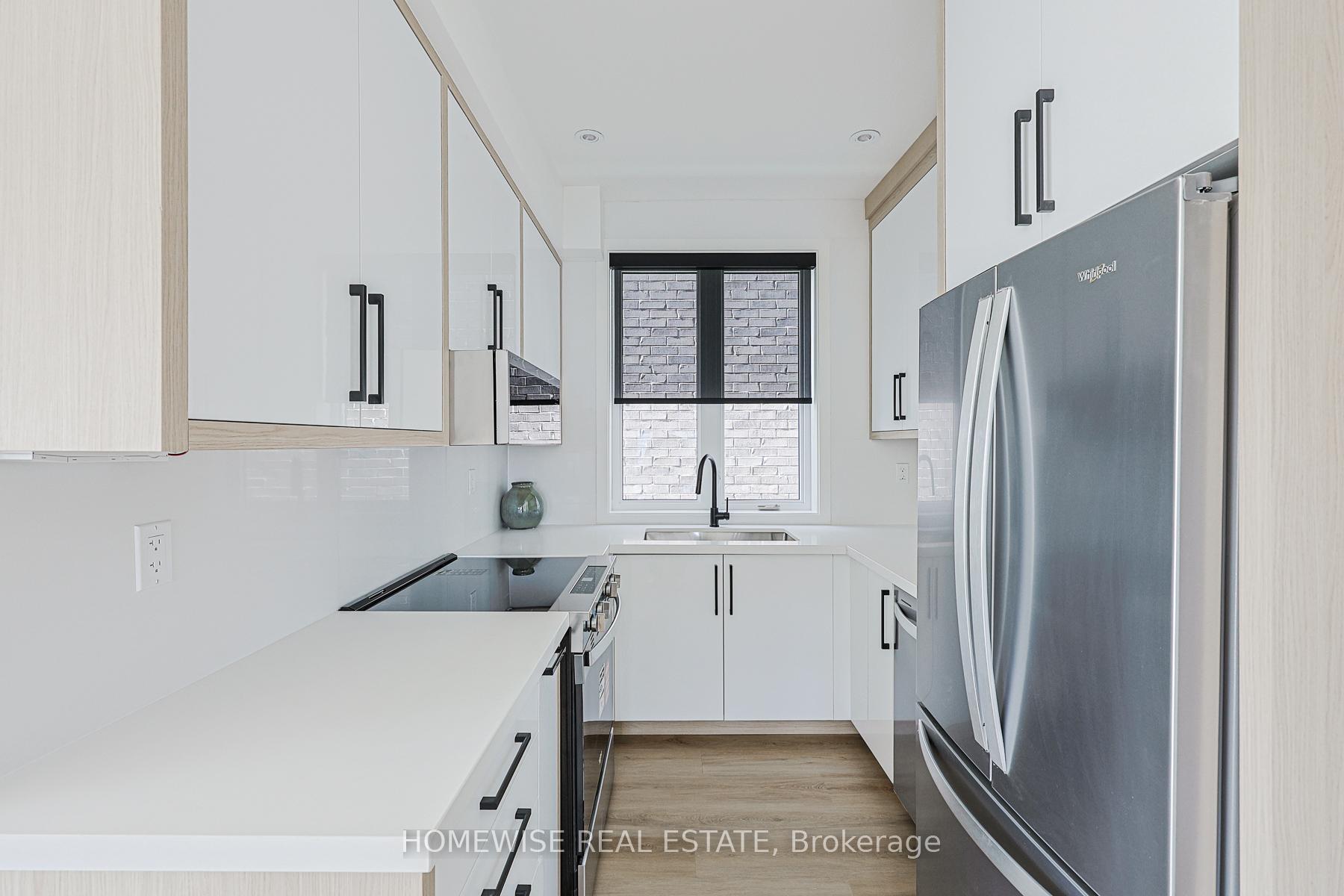 159 Locksley Avenue 2, Toronto W04 — photo 4 of 5