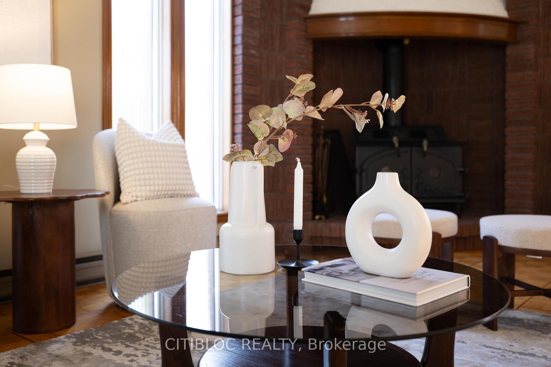 74 Erie Street, Toronto W04 — photo 3 of 5