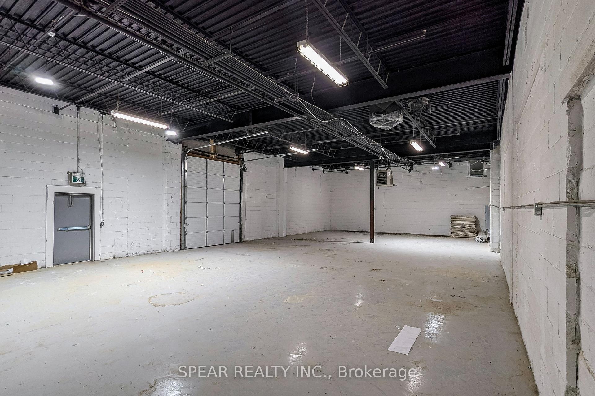 35 Stoffel Drive 1B, Toronto W10 — photo 2 of 3