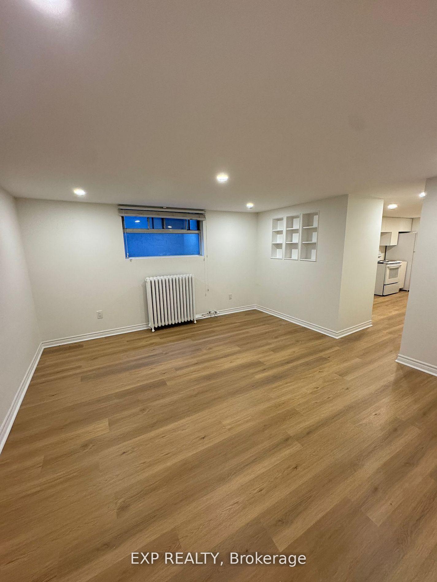 1594 Dupont Street 5, Toronto W02 — photo 4 of 5