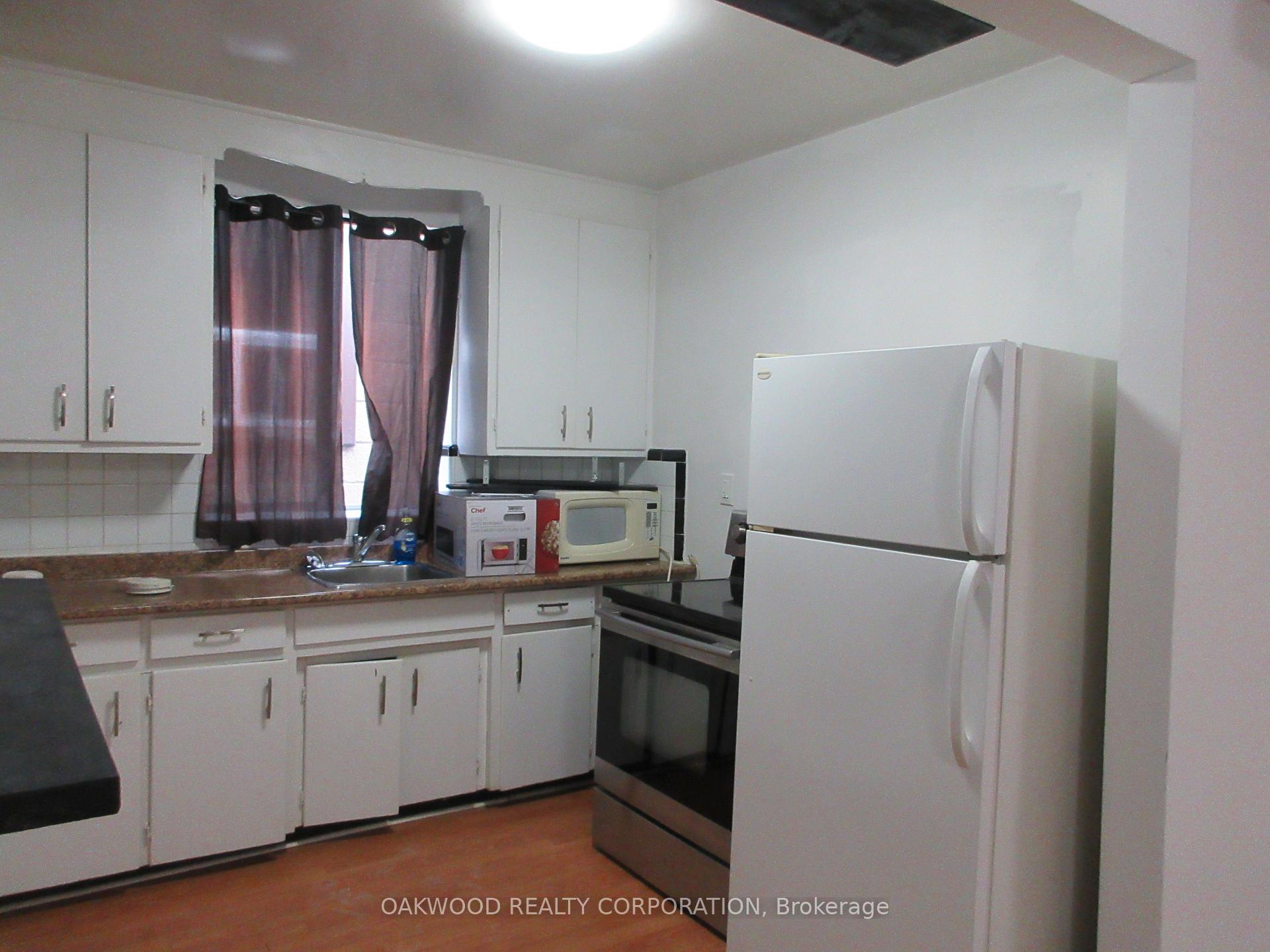 1476 EGLINTON Avenue W 2, Toronto W04 — photo 4 of 5