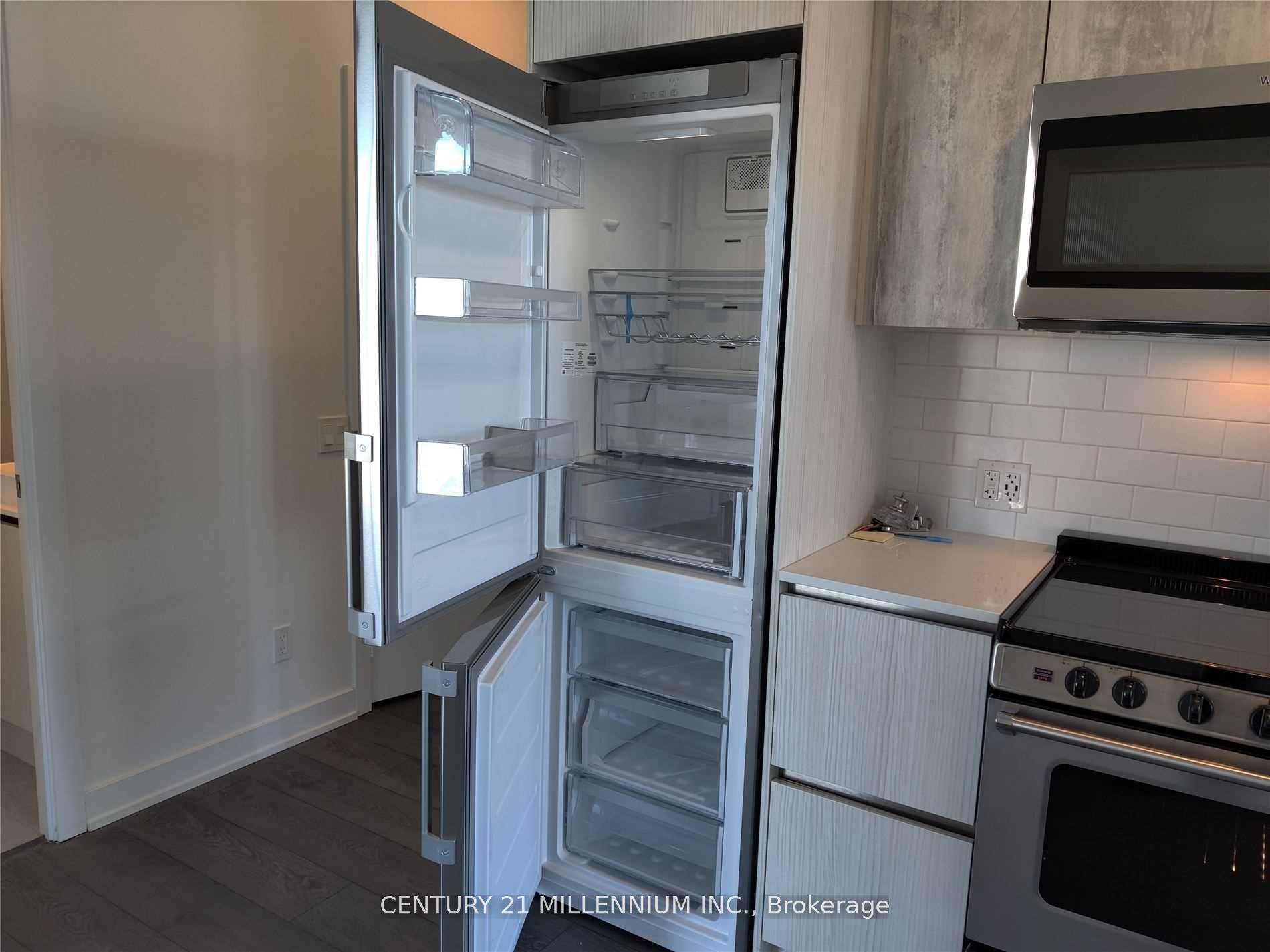 251 Manitoba Street 1910, Toronto W06 — photo 4 of 5