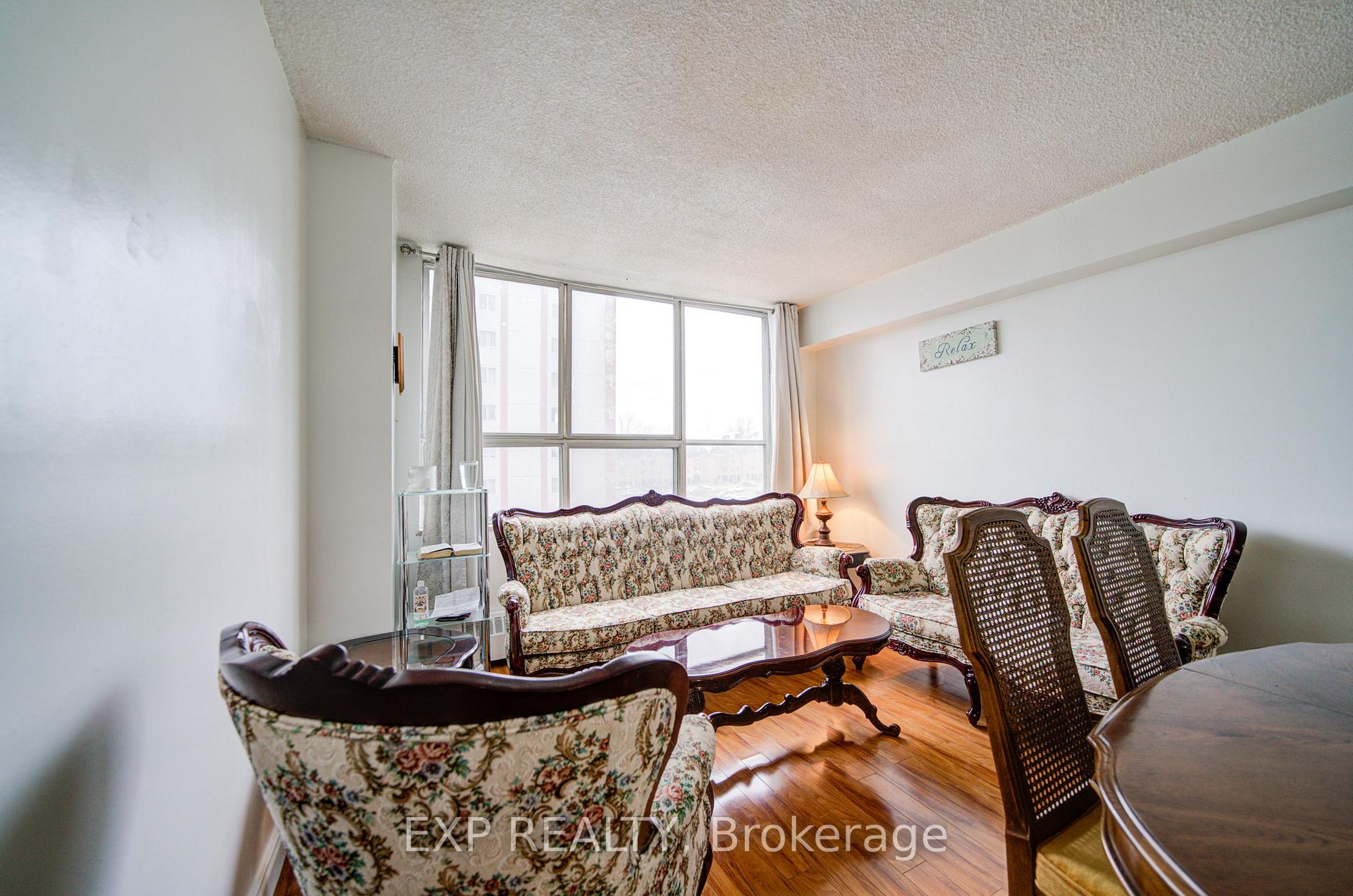 50 Lotherton Pathway 402, Toronto W04 — photo 4 of 5