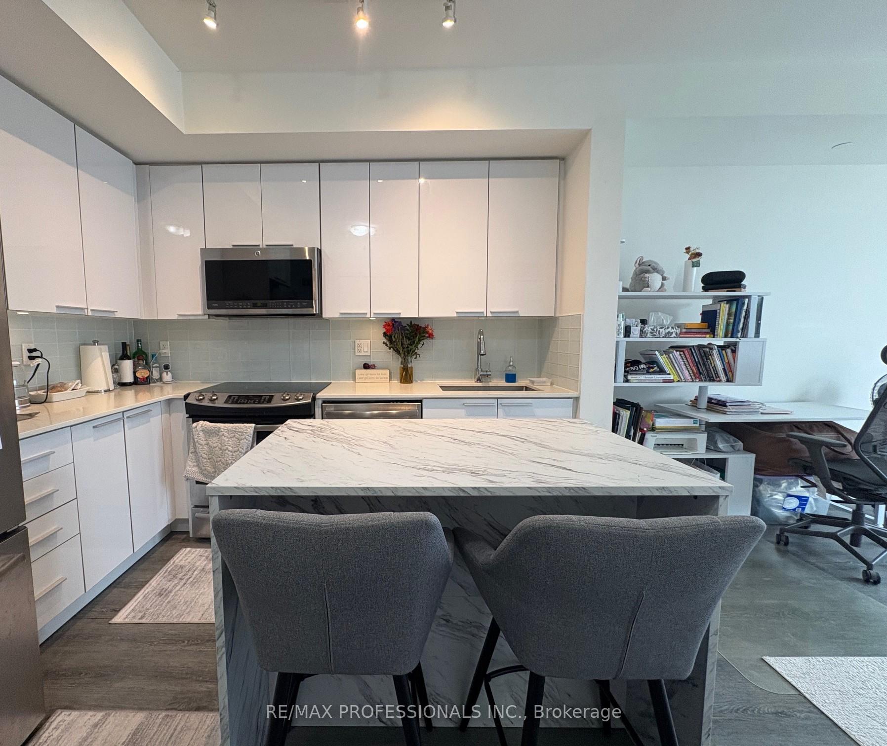10 Park Lawn Road 802, Toronto W06 — photo 5 of 5