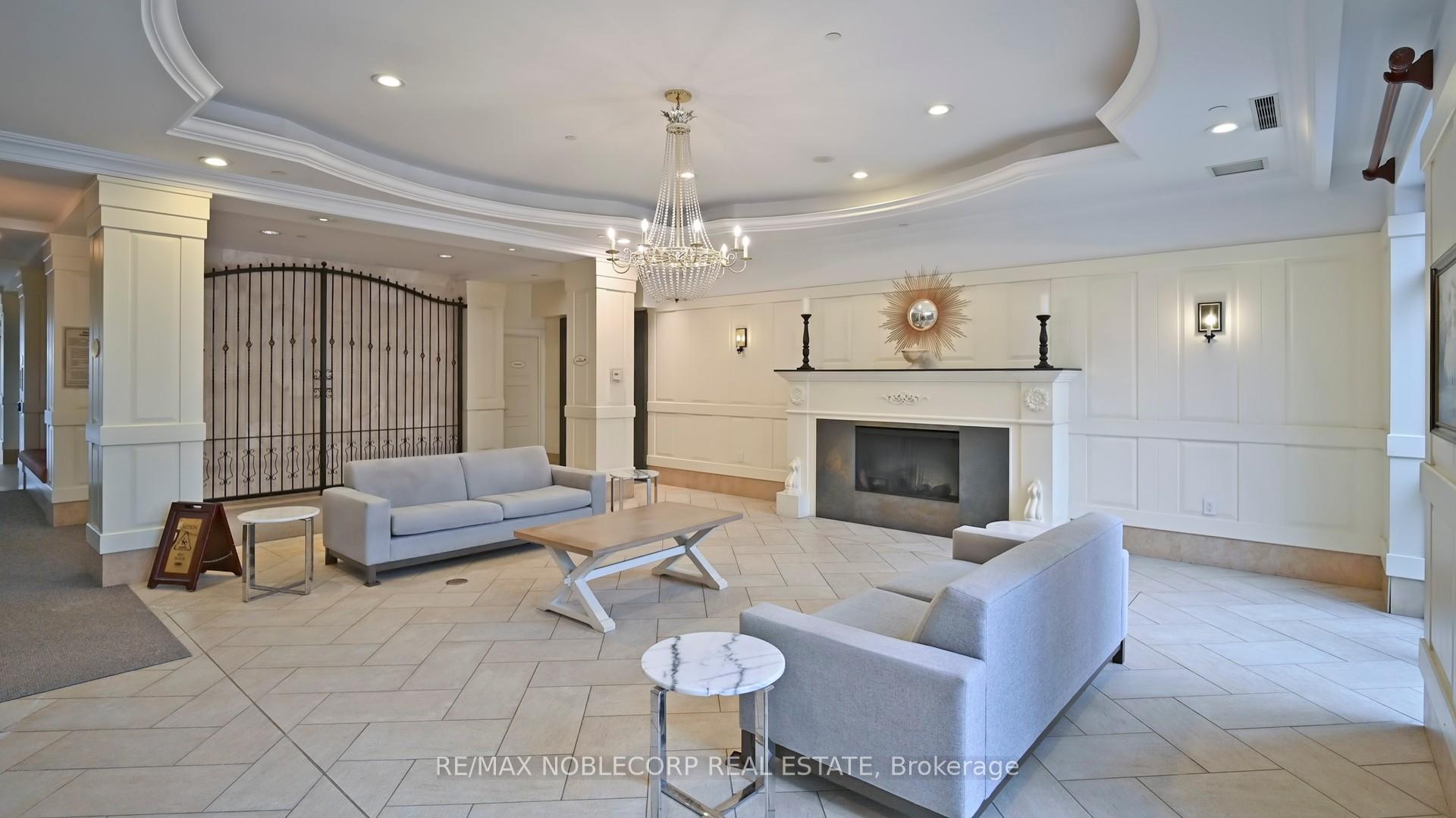 710 Humberwood Boulevard 2504, Toronto W10 — photo 3 of 5