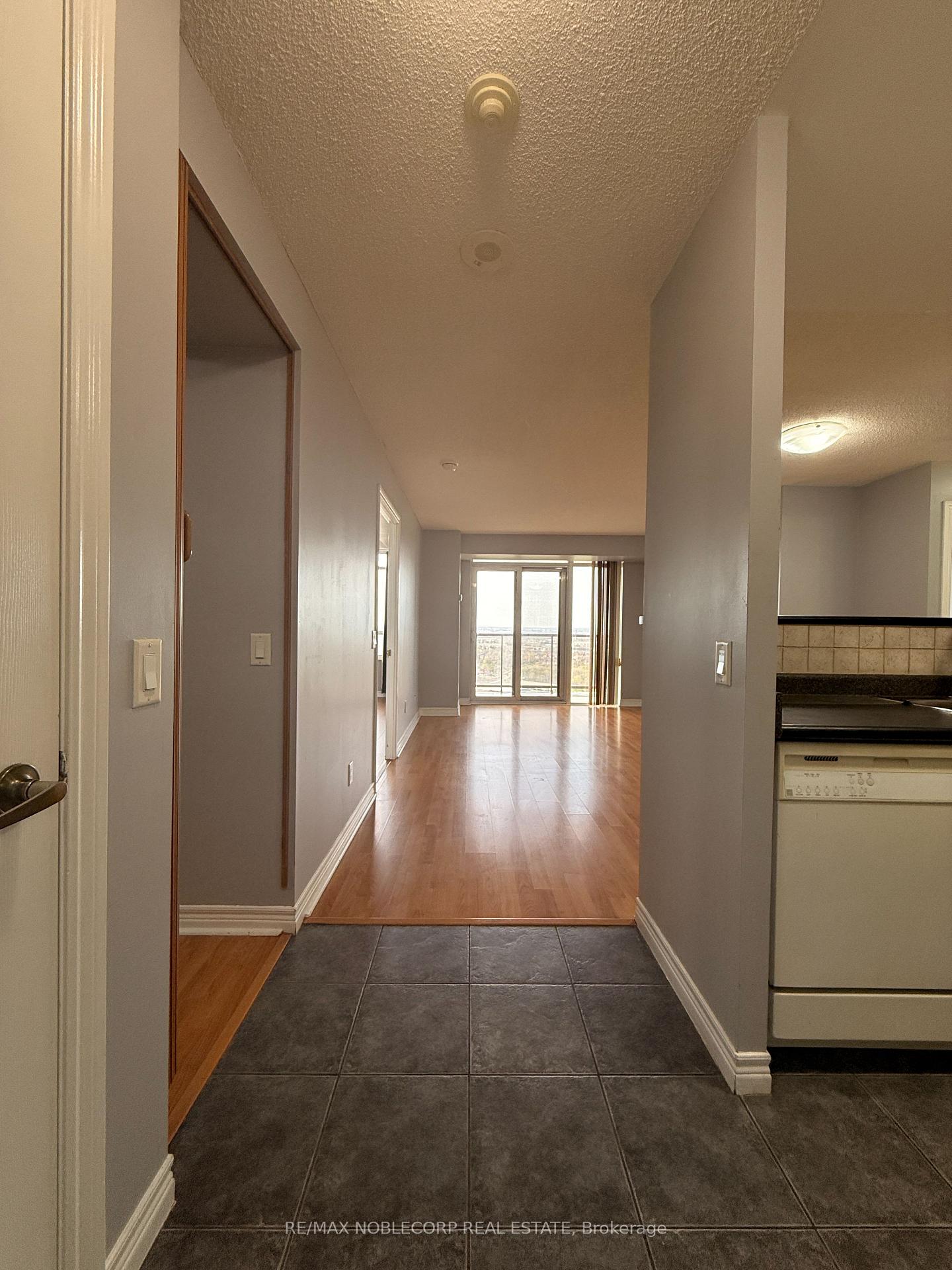 710 Humberwood Boulevard 2504, Toronto W10 — photo 5 of 5