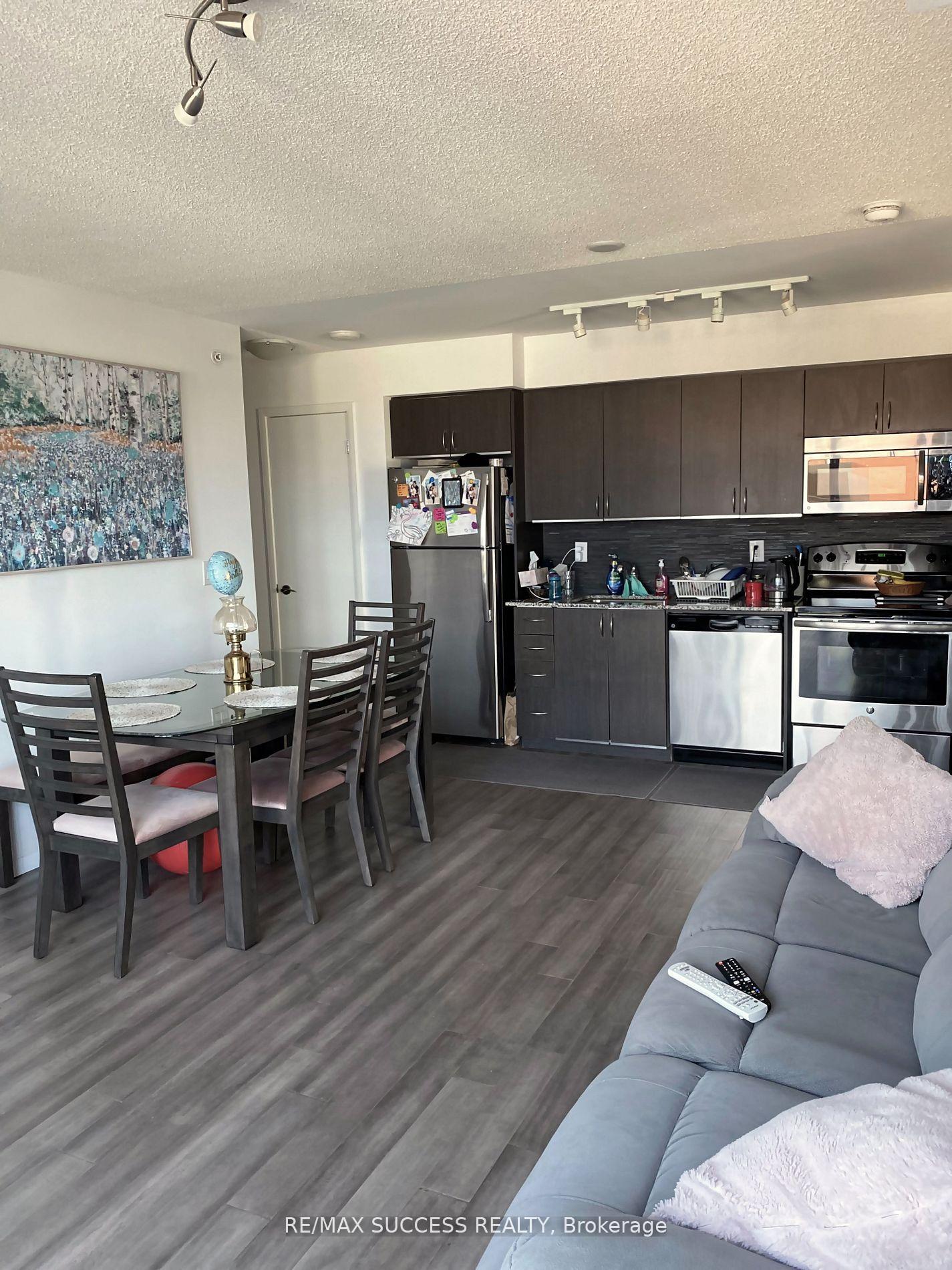 830 Lawrence Avenue W 2304, Toronto W04 — photo 3 of 5
