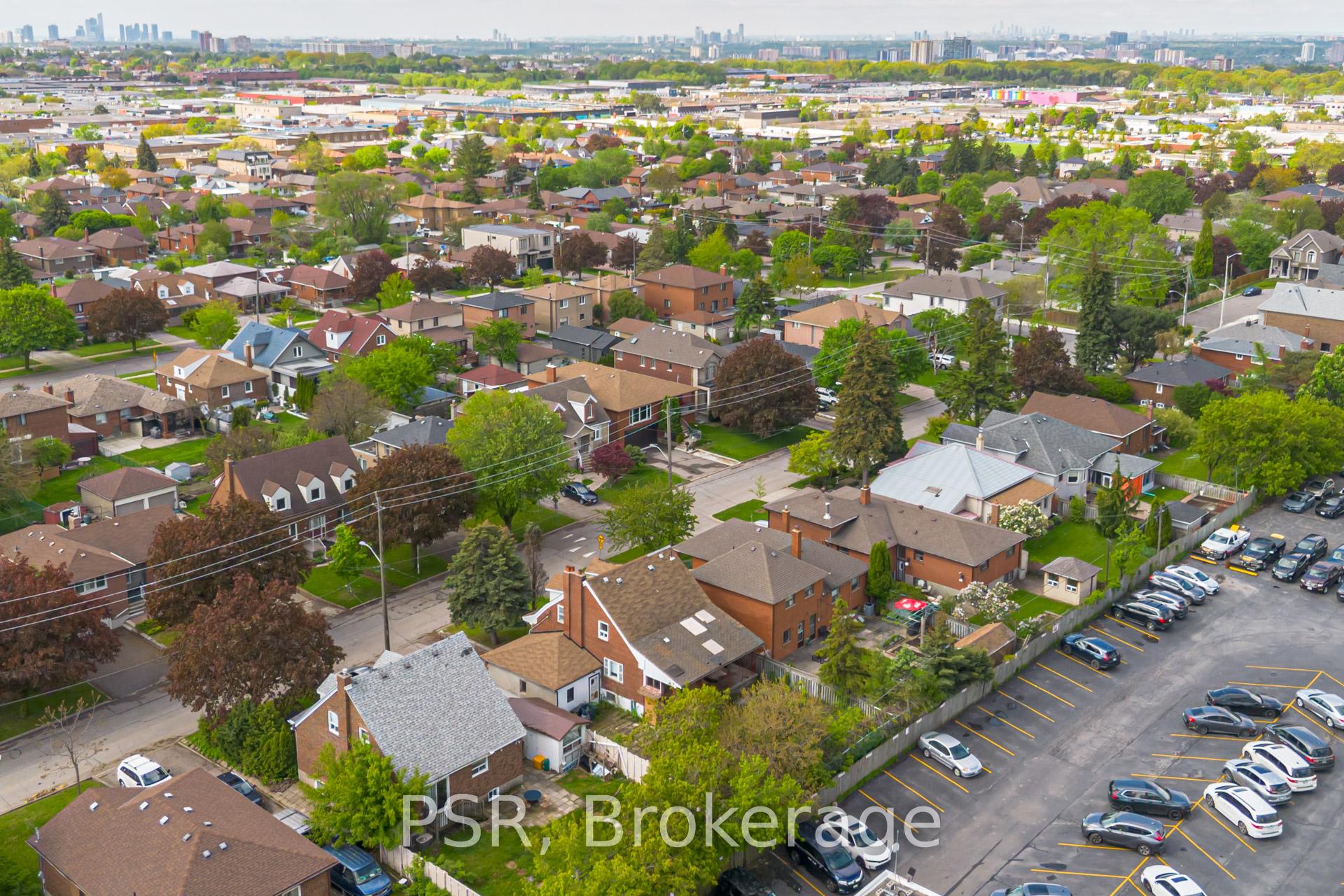 14 Jane Osler Boulevard, Toronto W04 — photo 2 of 5
