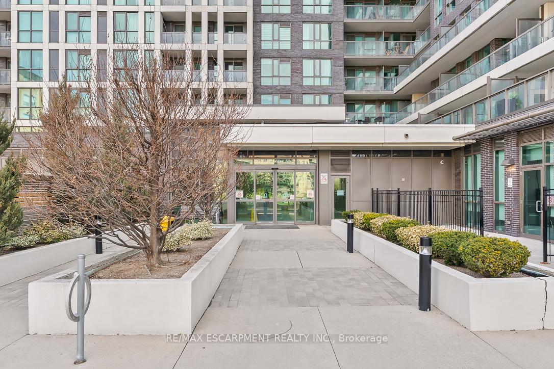 80 Esther Lorrie Drive 501, Toronto W10 — photo 3 of 5