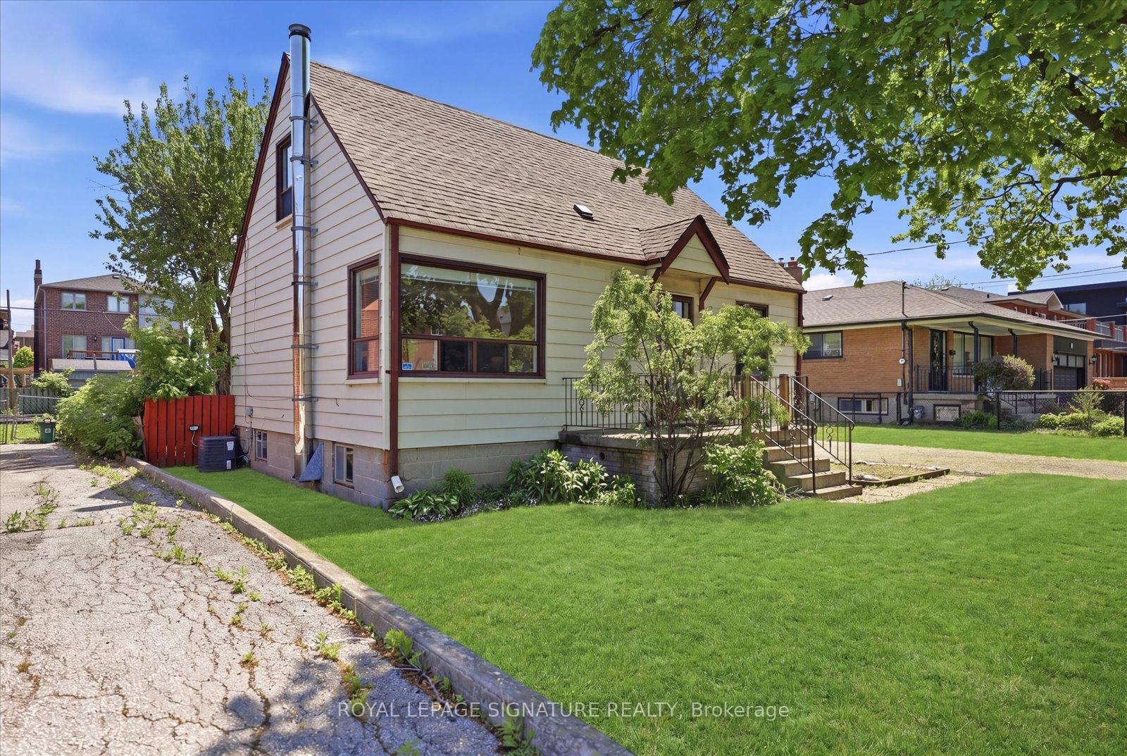 95 Glen Long Avenue, Toronto W04 — photo 3 of 5