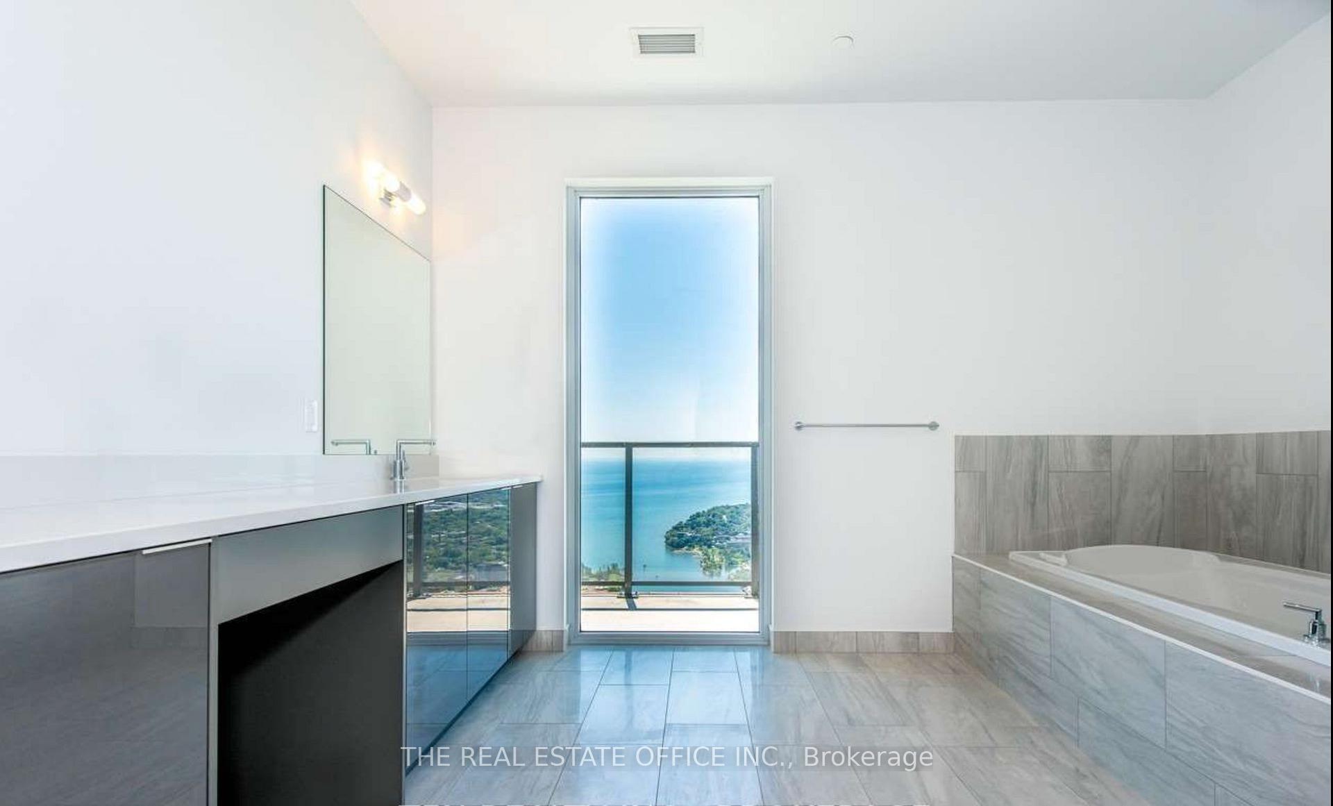 30 Shore Breeze Drive 6601, Toronto W06 — photo 4 of 5