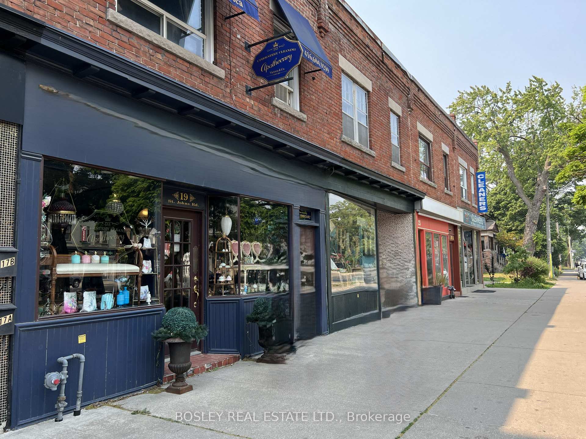 21 St. John's Road, Toronto W02 — photo 2 of 5