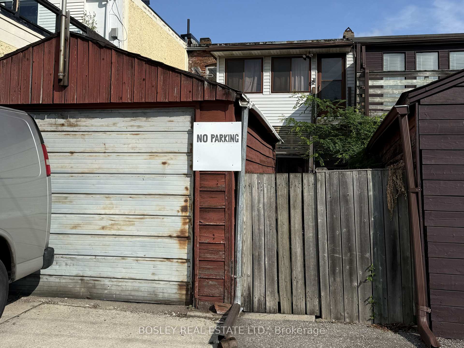21 St. John's Road, Toronto W02 — photo 3 of 5