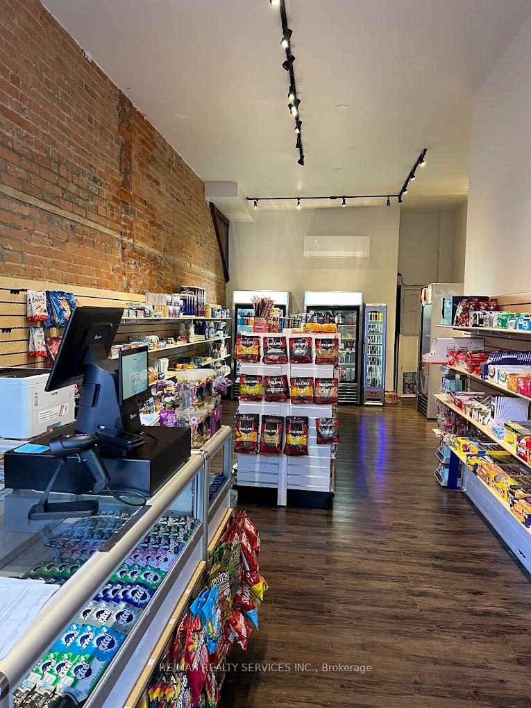 2739 Dundas Street W, Toronto W02, ON M6P 1Y1 — Toronto W02, Ontario