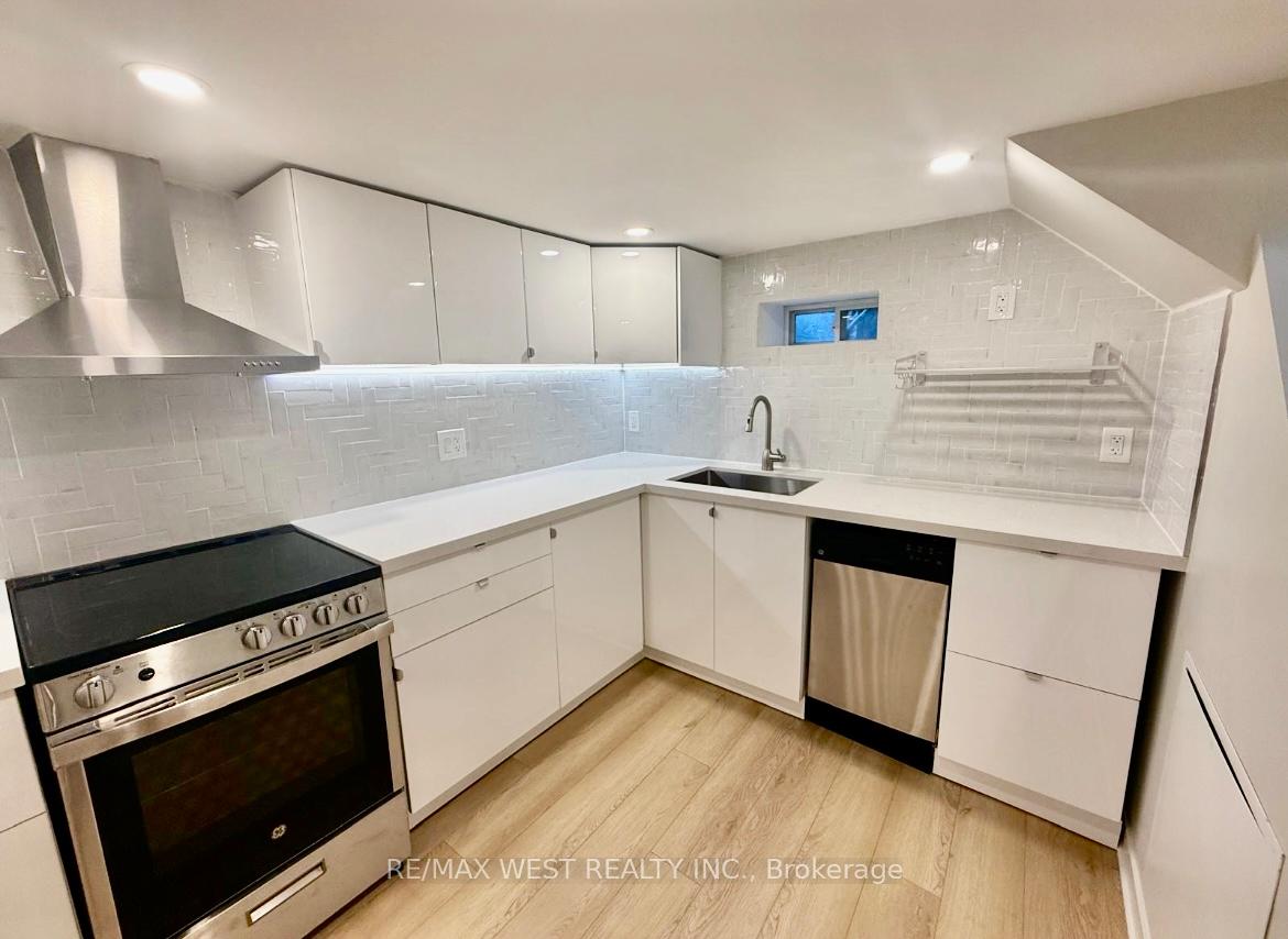 10 Vimy Avenue Bsmt, Toronto W04, ON M9N 2W2 — Toronto W04, Ontario