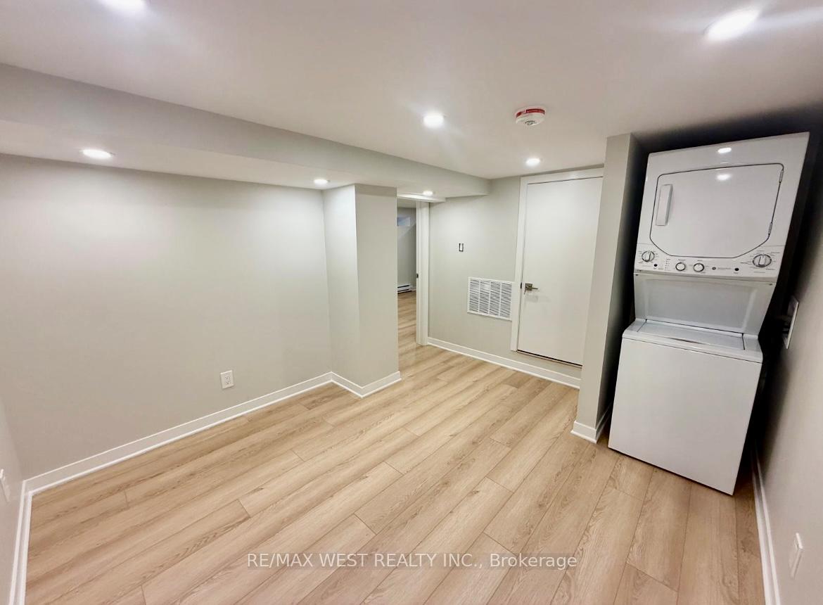 10 Vimy Avenue Bsmt, Toronto W04 — photo 5 of 5
