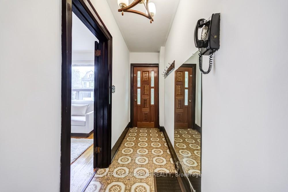 514 Concord Avenue, Toronto W02 — photo 3 of 5