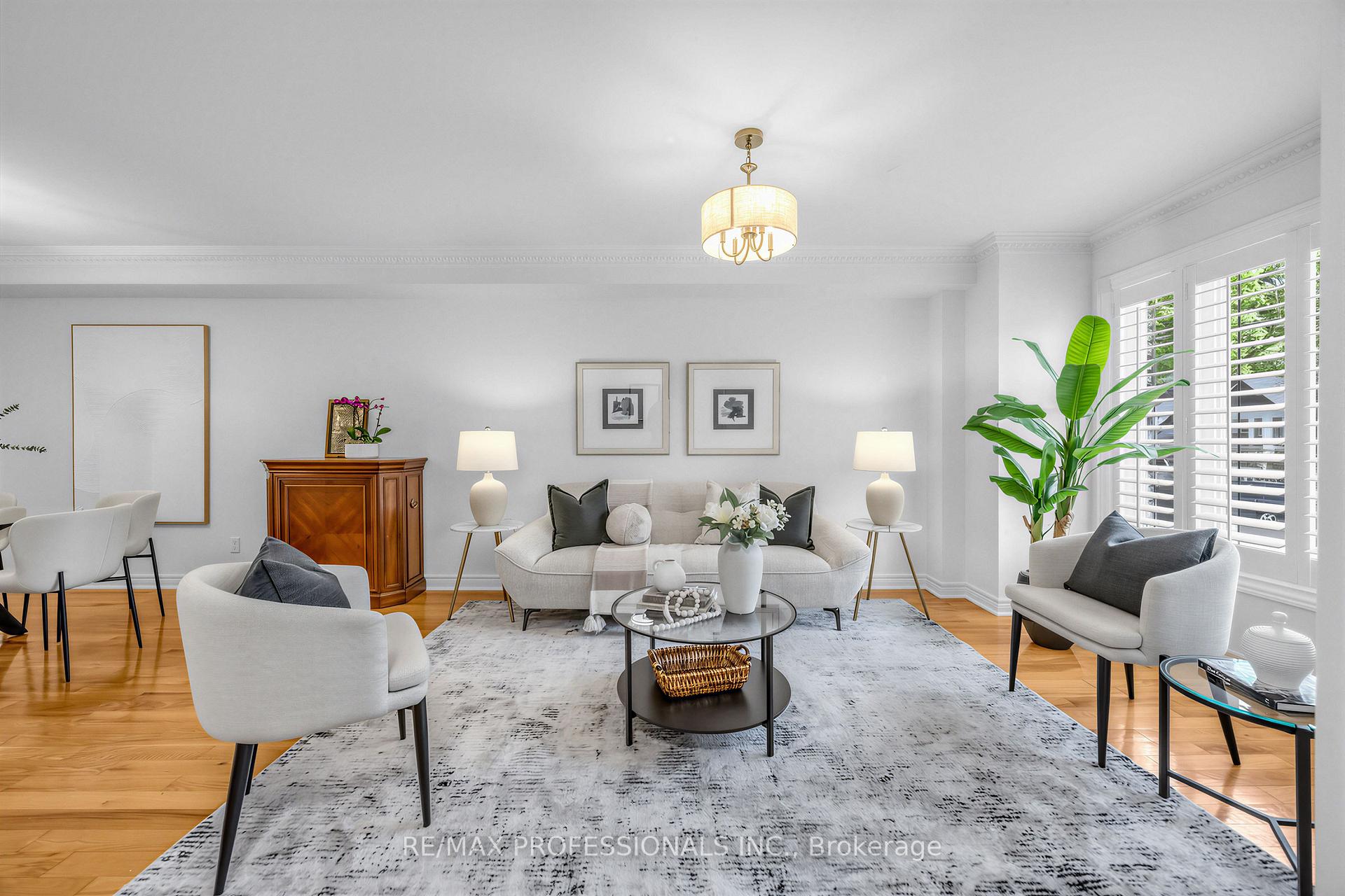 96 Brandon Avenue, Toronto W02 — photo 2 of 5