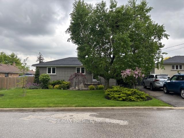 4 Weldon Court, Toronto W04, ON M6L 1V5 — Toronto W04, Ontario