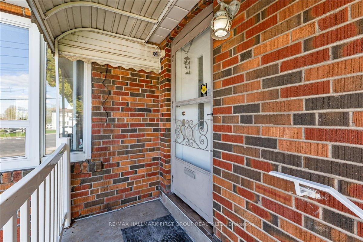 2690 Islington Avenue, Toronto W10 — photo 3 of 5