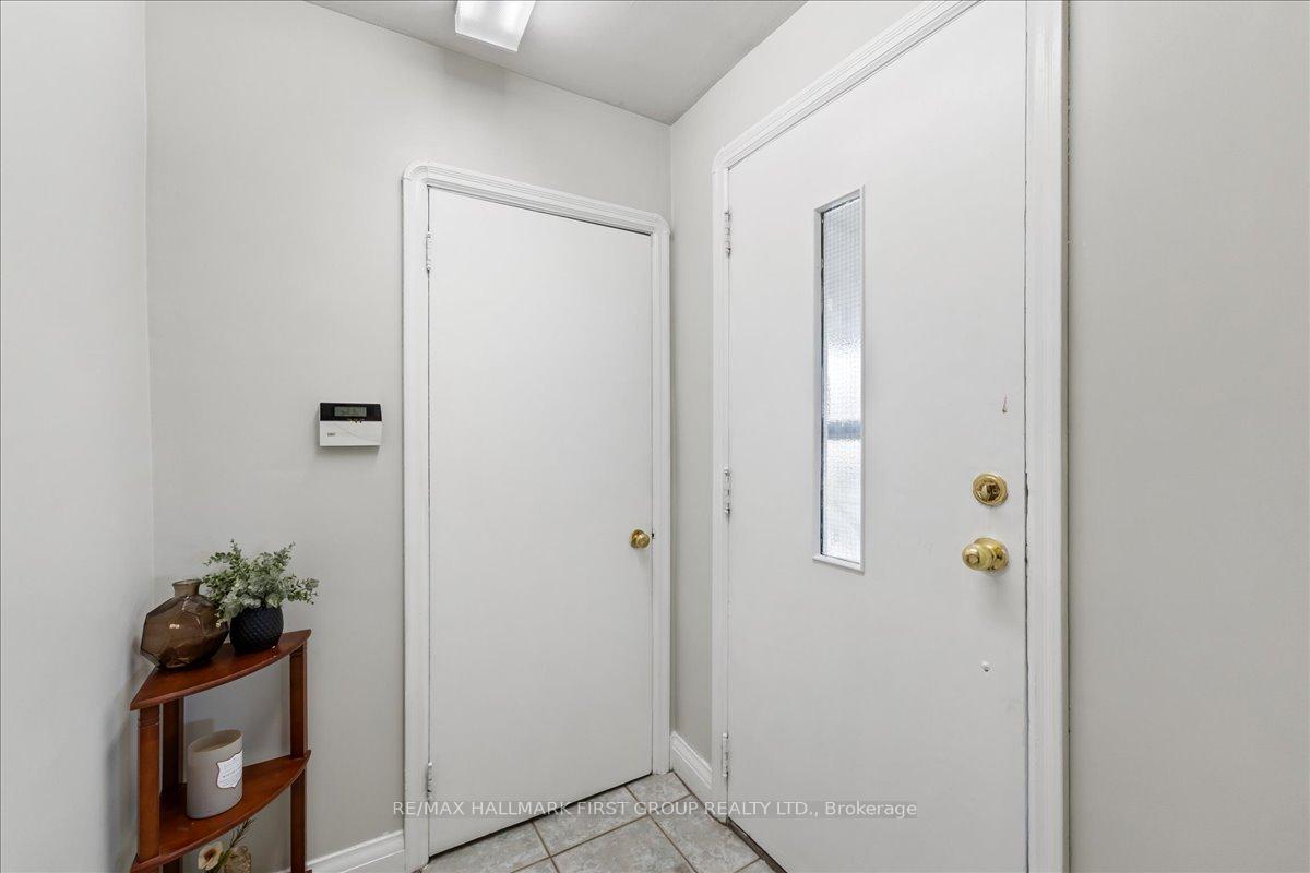 2690 Islington Avenue, Toronto W10 — photo 4 of 5