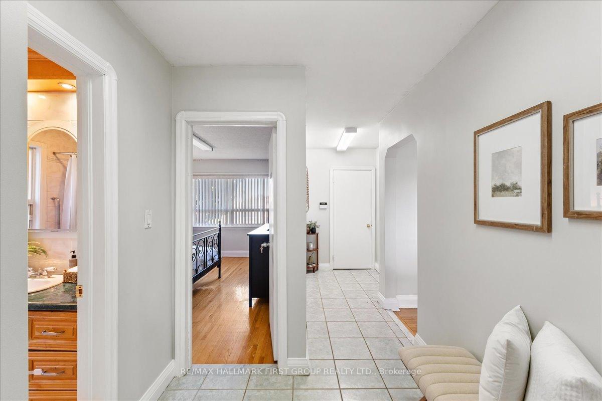 2690 Islington Avenue, Toronto W10 — photo 5 of 5