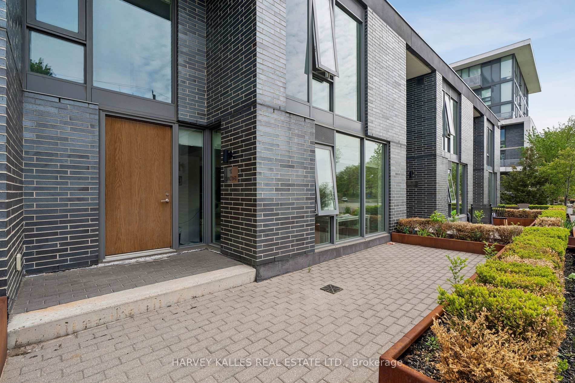 152 Flemington Road Th104, Toronto W04 — photo 4 of 5