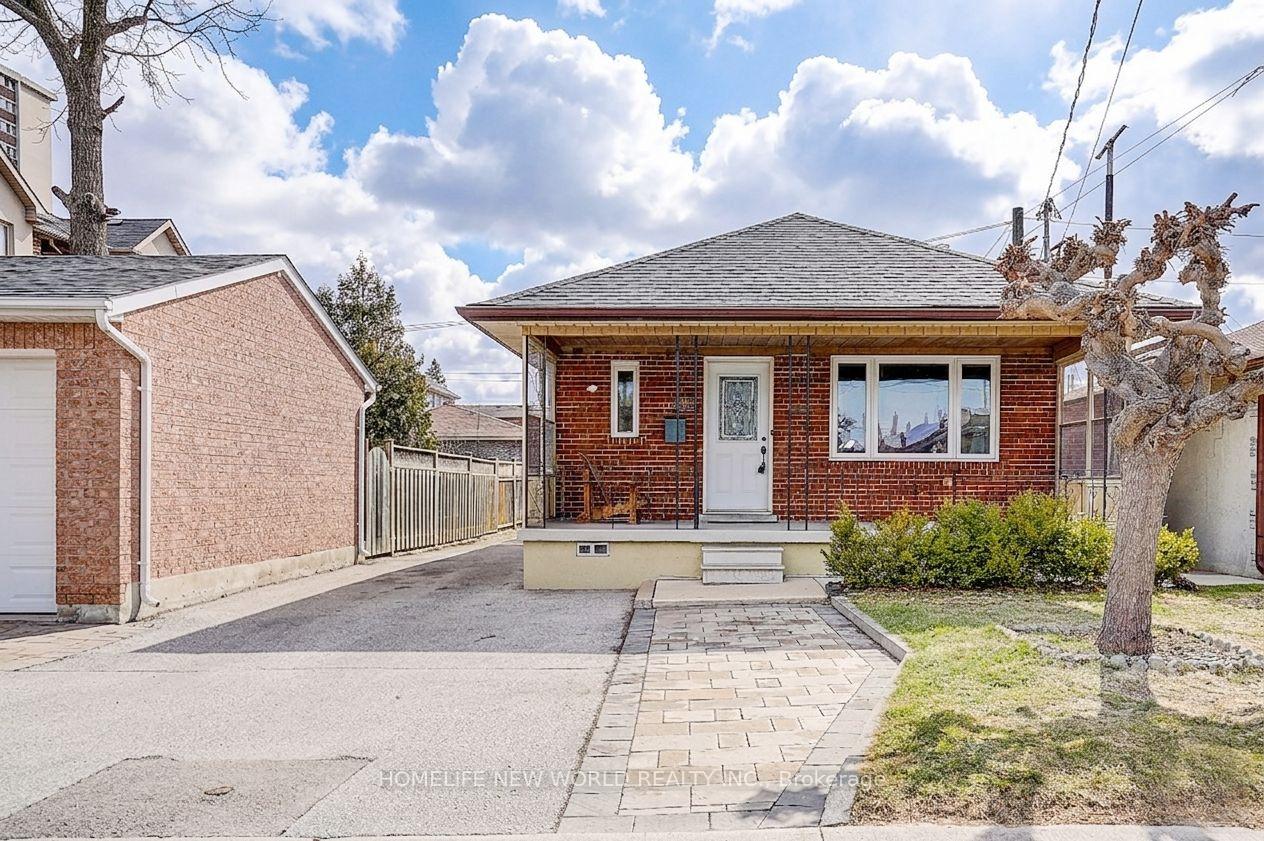 56 Tedder Street, Toronto W04, ON M6M 4X3 — Toronto W04, Ontario