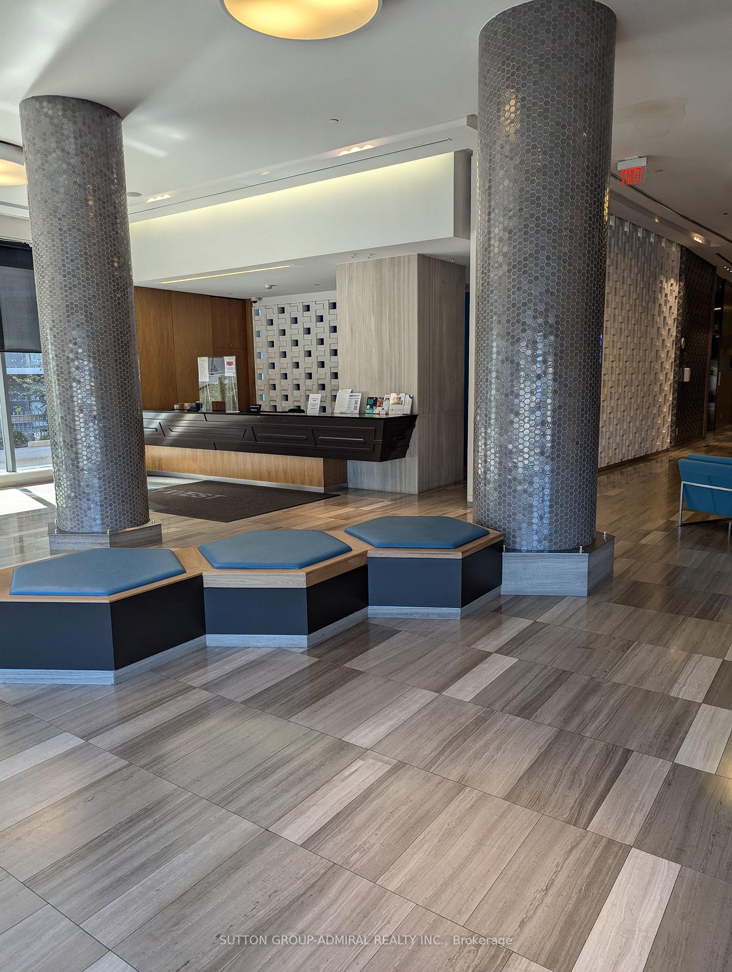 36 Park Lawn Road 3804, Toronto W06 — photo 2 of 5