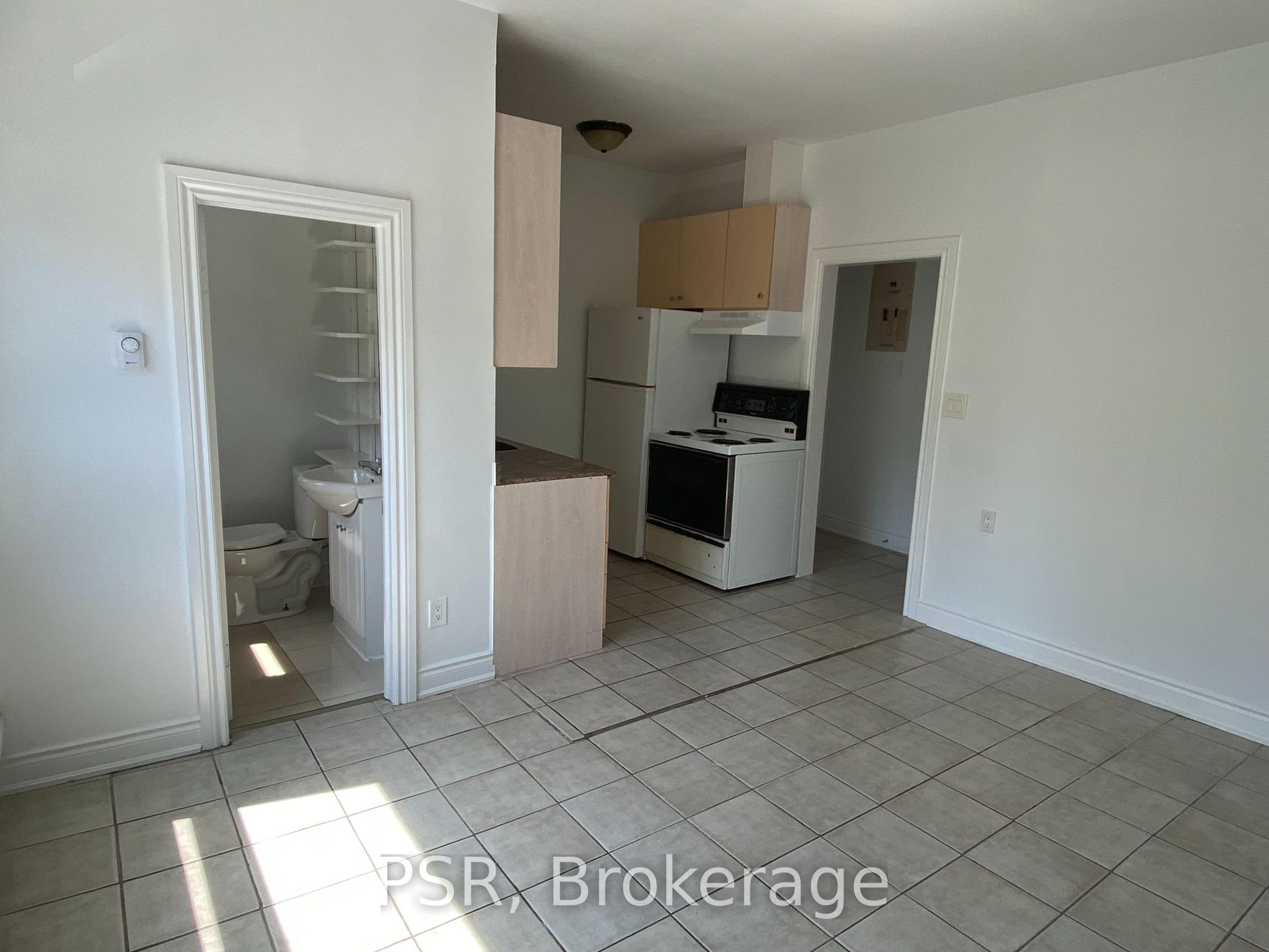 3110 Lake Shore Boulevard W 2, Toronto W06 — photo 2 of 5