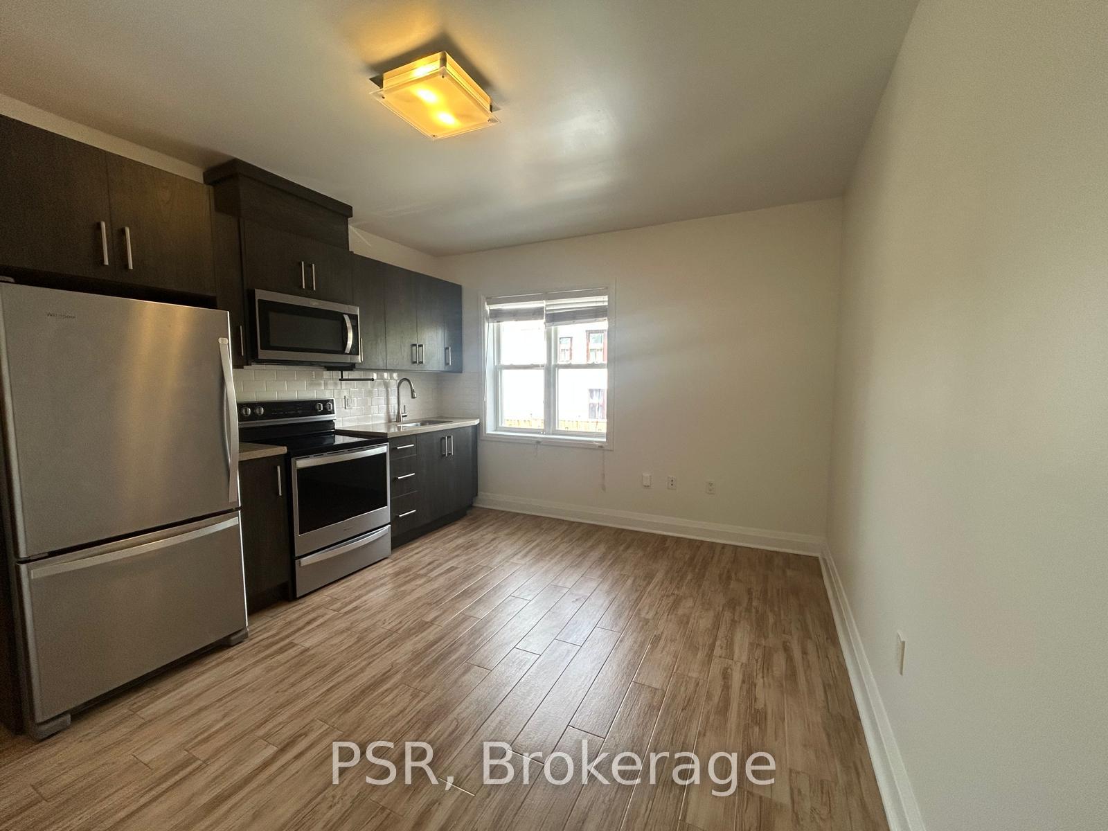 3110 Lake Shore Boulevard W 3, Toronto W06 — photo 2 of 5