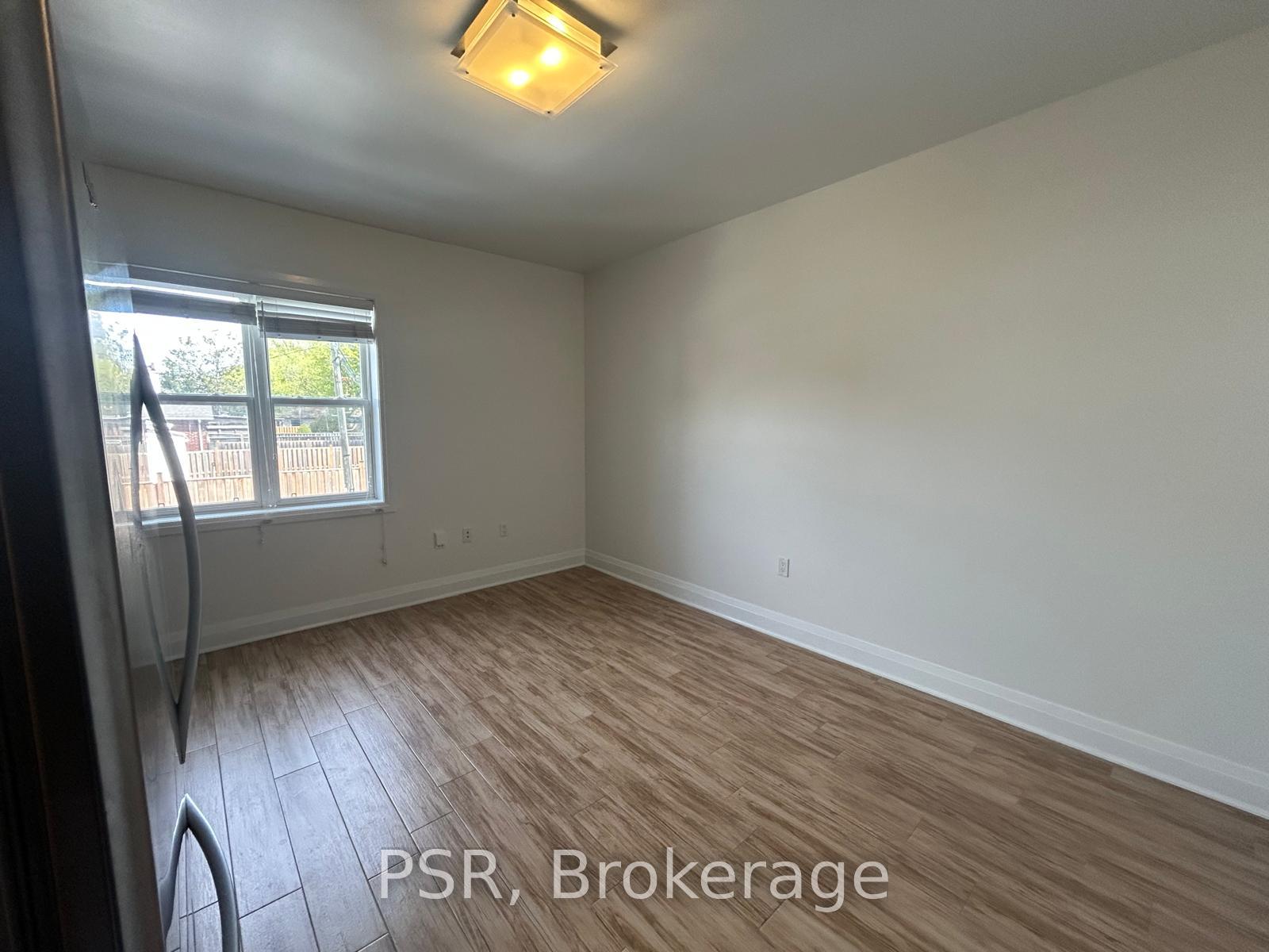 3110 Lake Shore Boulevard W 3, Toronto W06 — photo 3 of 5