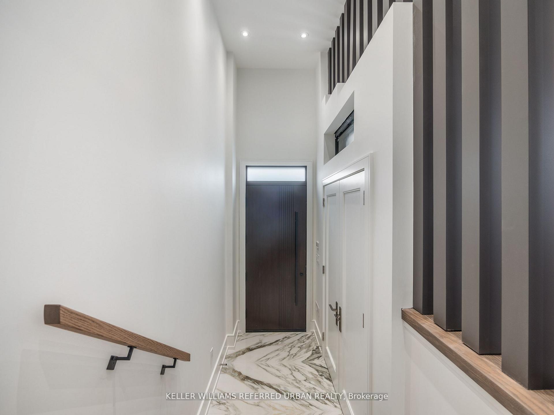 327 Melrose Street, Toronto W06 — photo 5 of 5