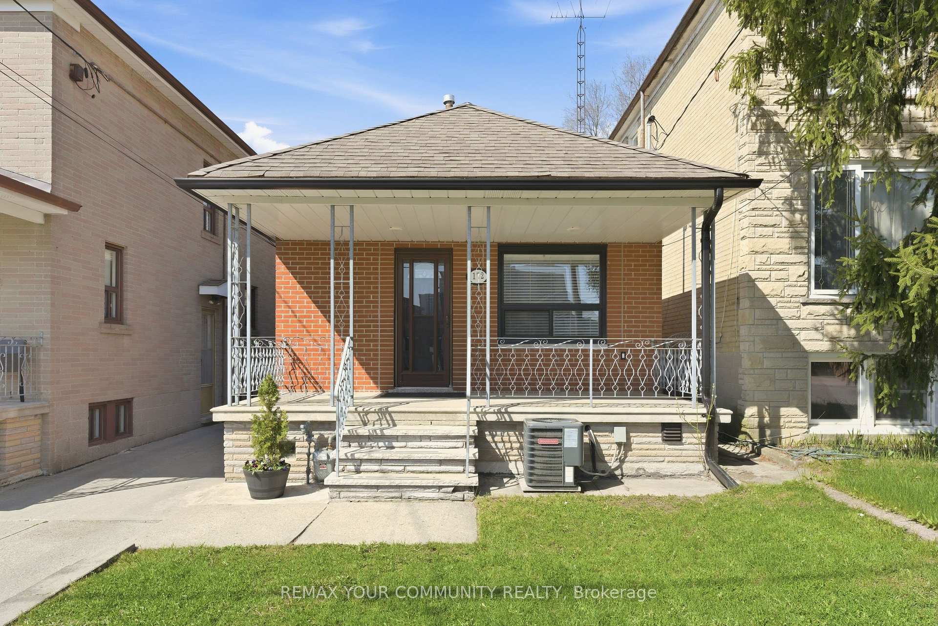 172 Times Road, Toronto W04, ON M6B 3M6 — Toronto W04, Ontario